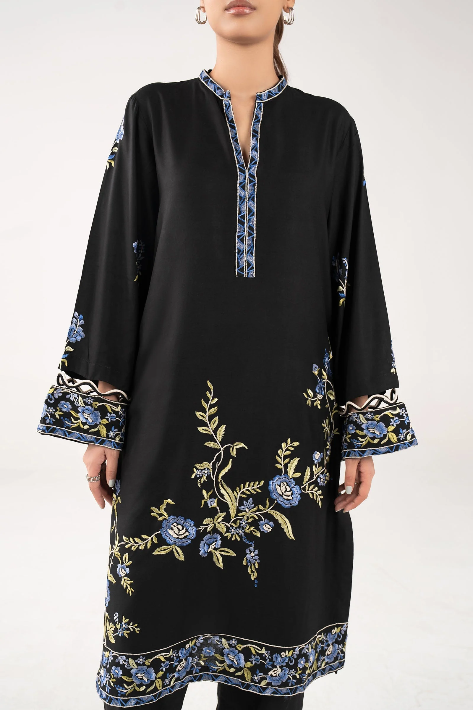 2 Pc Embroidered Arabic Lawn Suit - Image 4