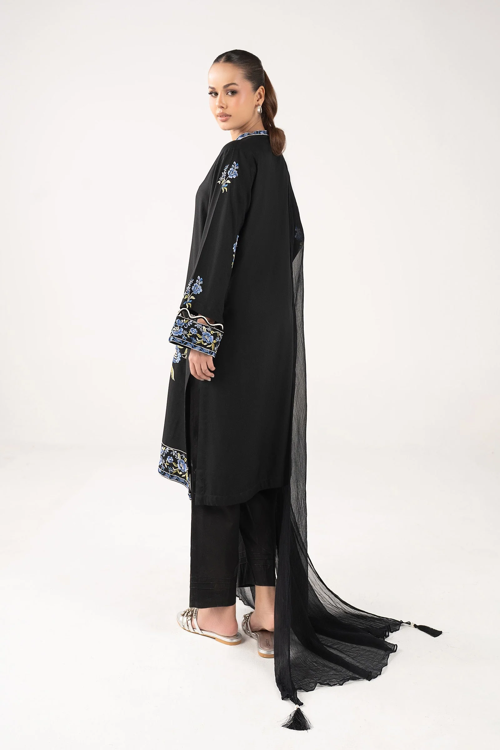 2 Pc Embroidered Arabic Lawn Suit - Image 6