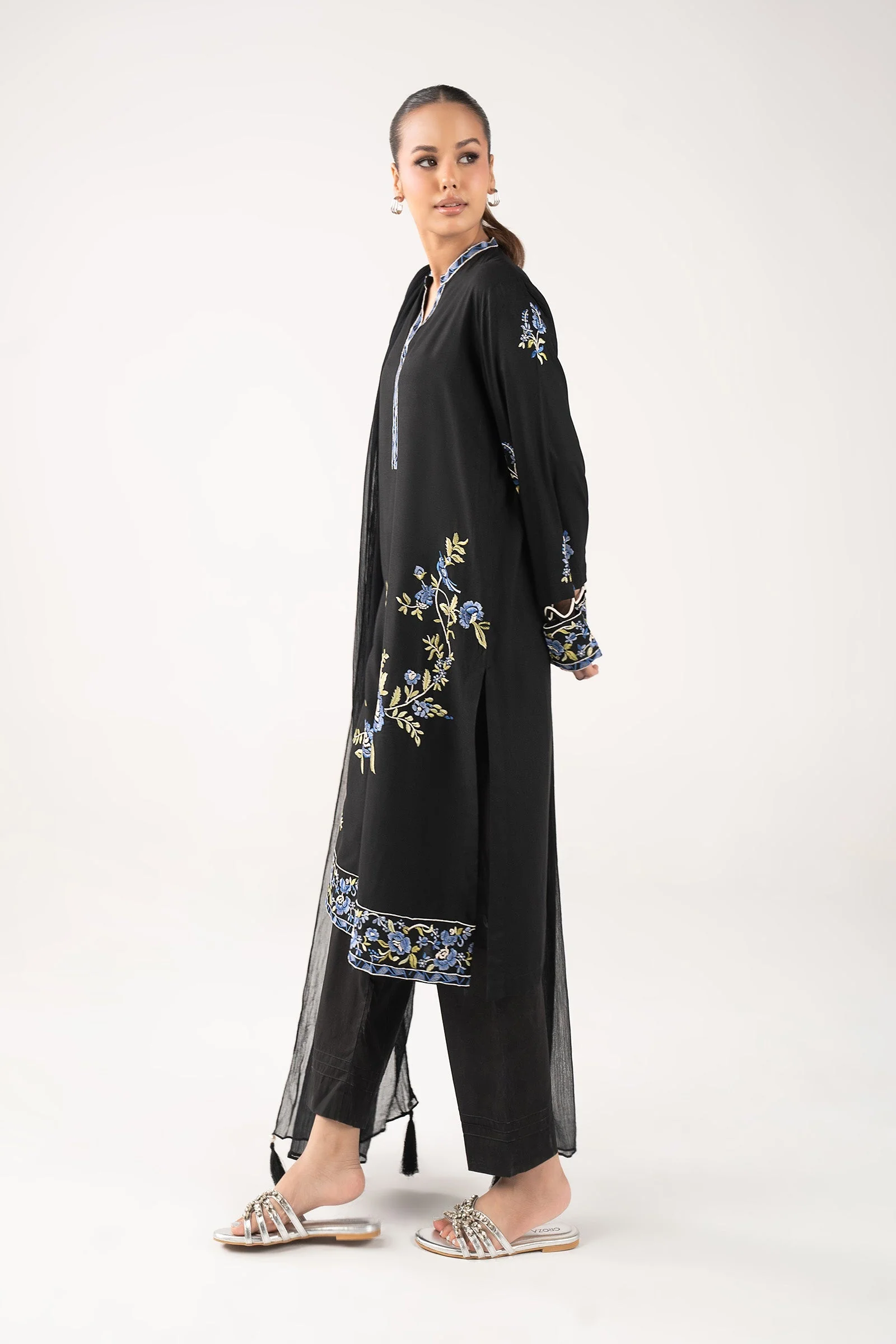2 Pc Embroidered Arabic Lawn Suit - Image 7