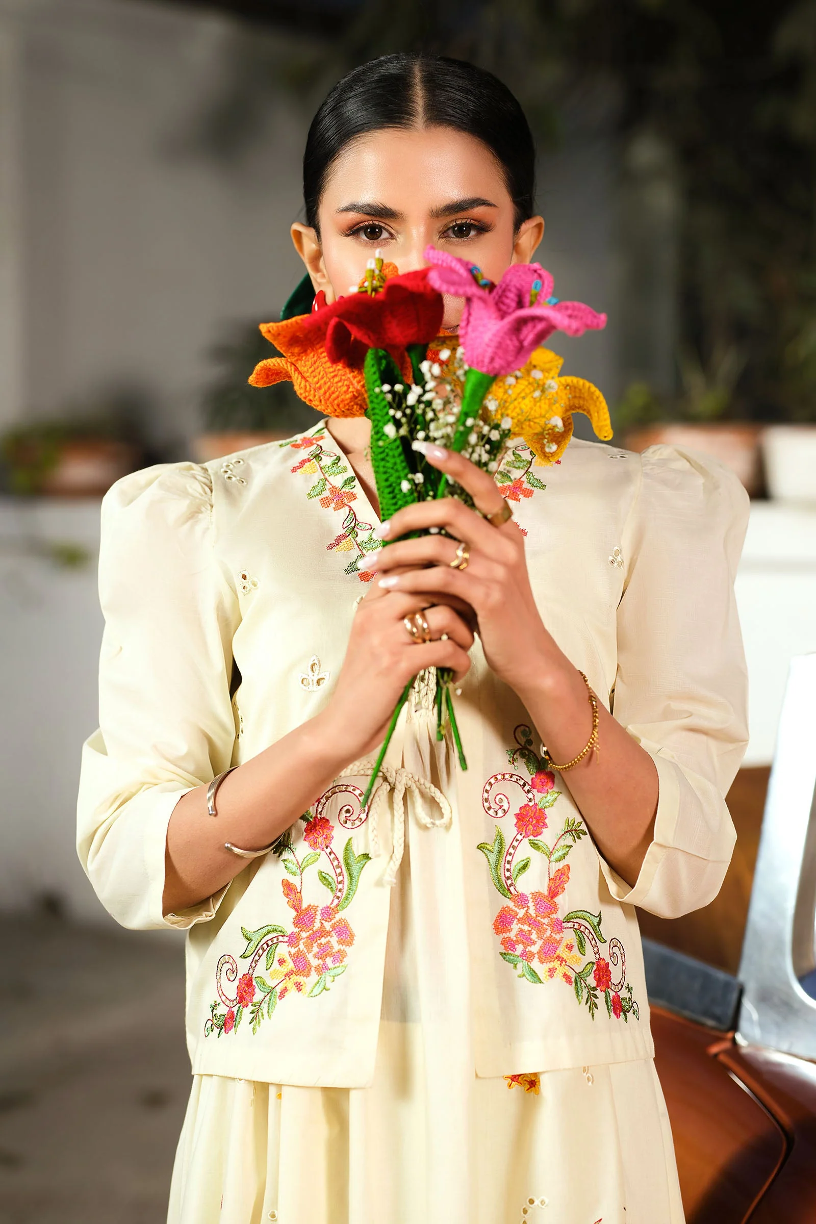 2 Pc Embroidered Slub Lawn Suit - Image 2