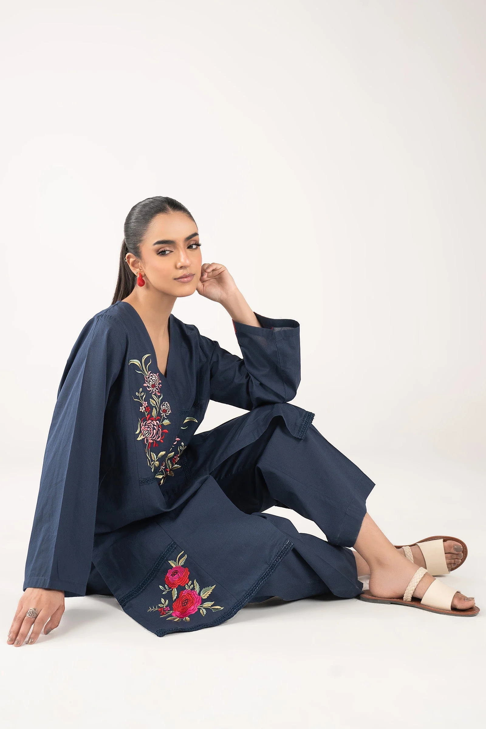 2 Pc Embroidered Lawn Suit - Image 2
