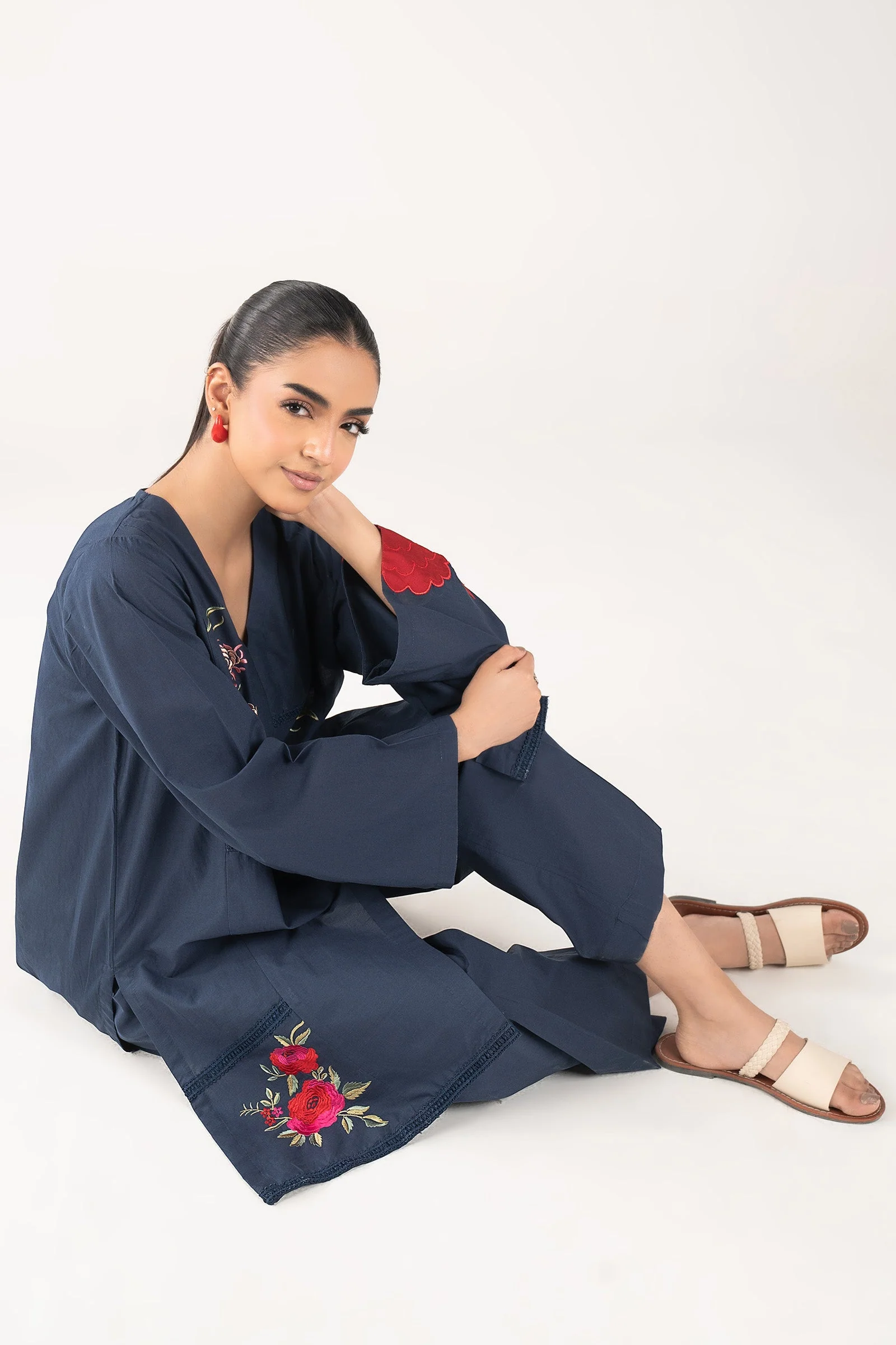 2 Pc Embroidered Lawn Suit - Image 3