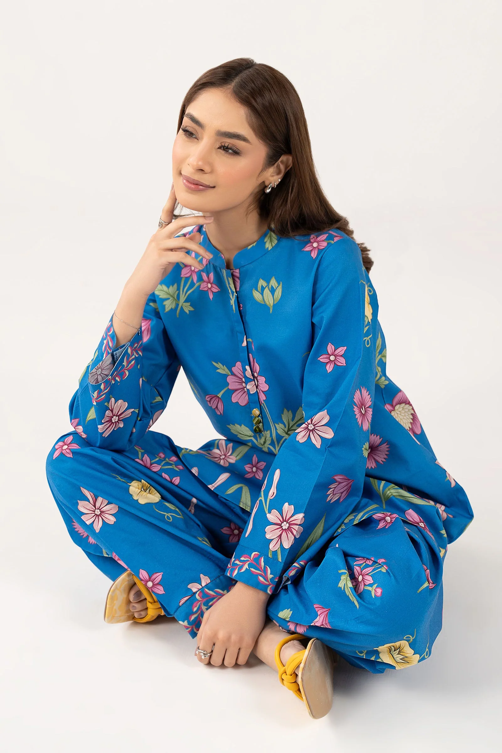 2 Pc Printed Arabic Lawn Suit - Image 4