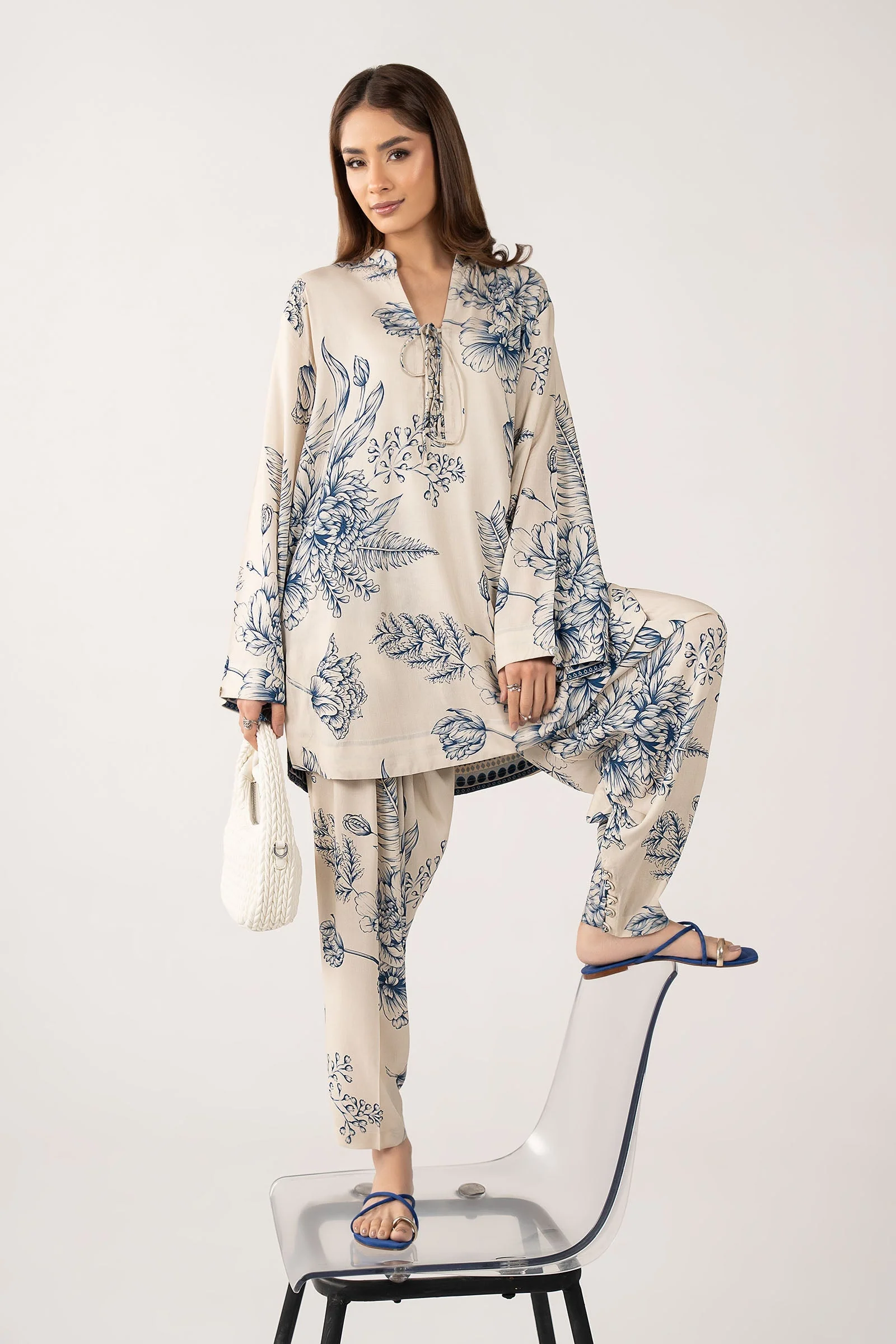 2 Pc Printed Arabic Lawn Suit - Image 5