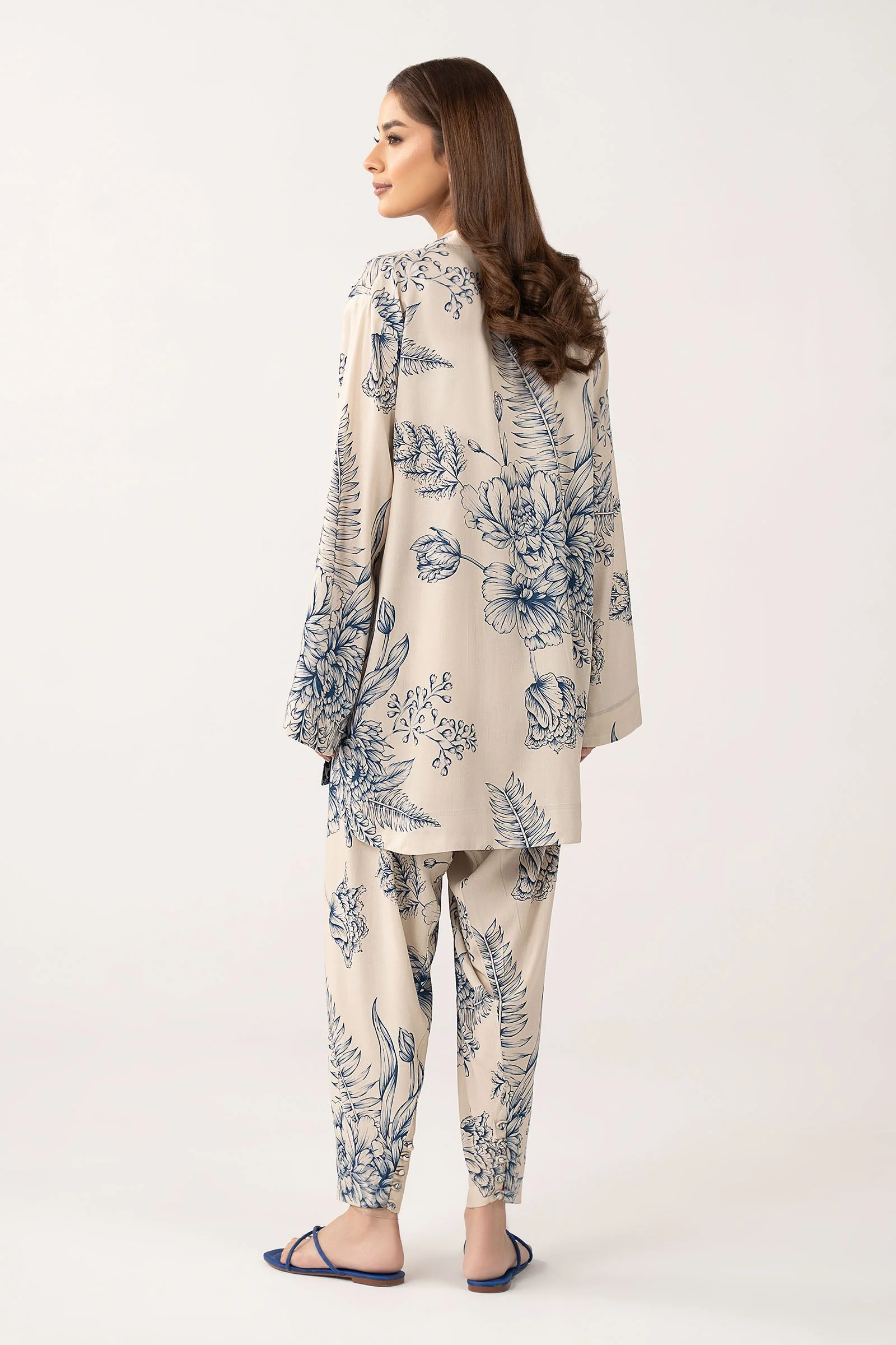 2 Pc Printed Arabic Lawn Suit - Image 7