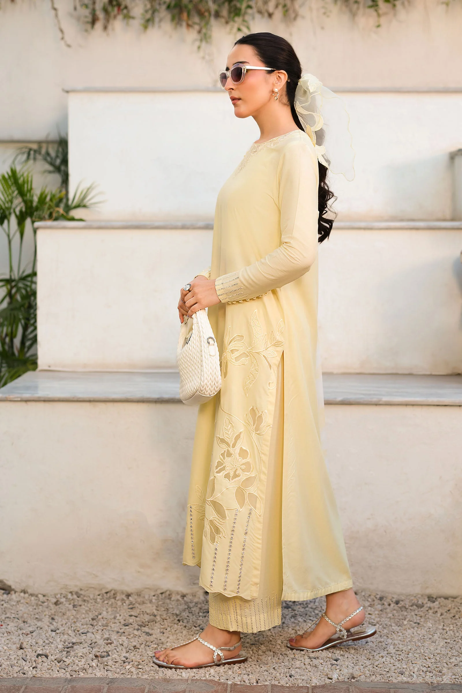 3 Pc Embroidered Arabic Lawn Suit - Image 4