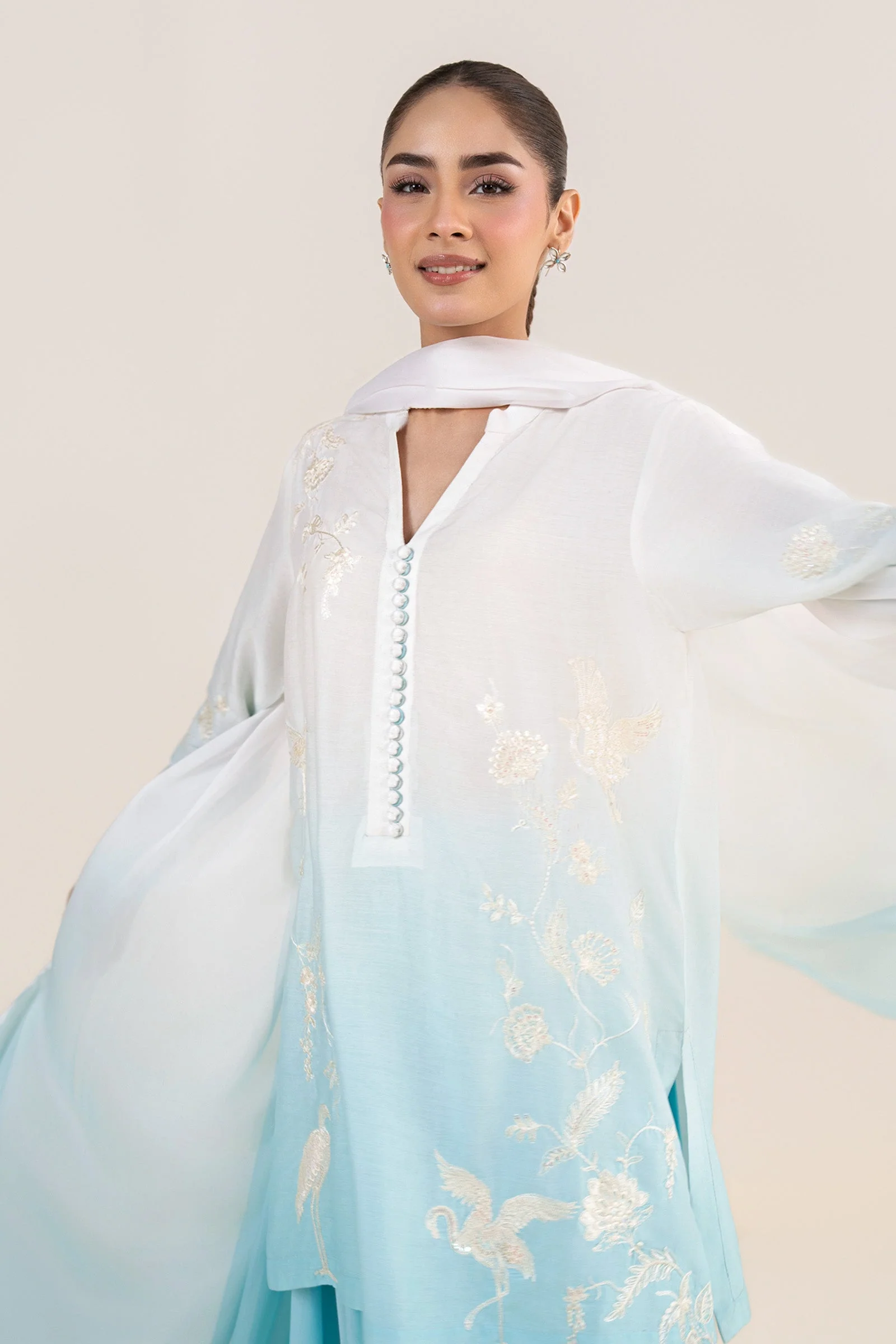 3 Pc Embroidered Arabic Lawn Suit - Image 3
