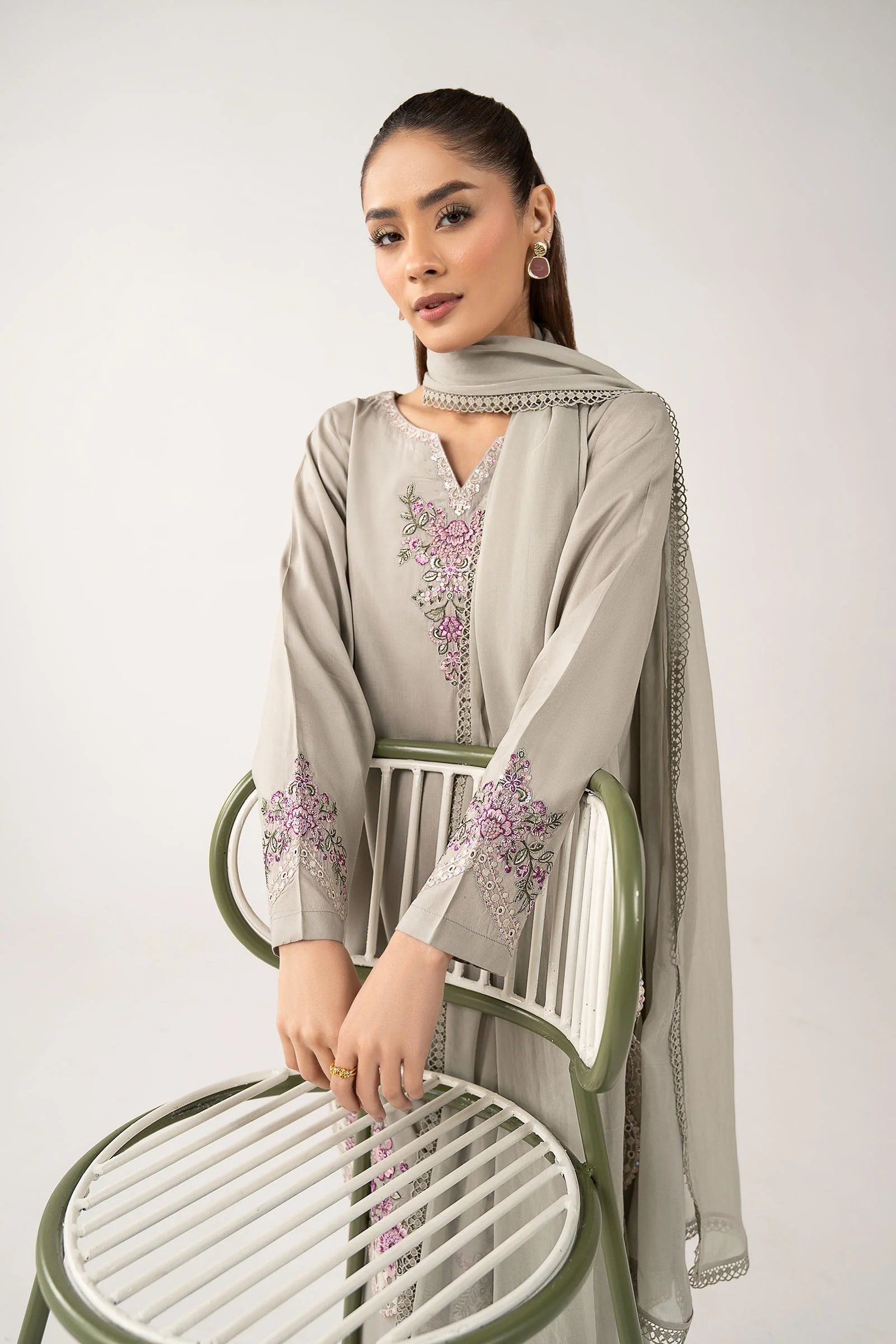 2 Pc Embroidered Arabic Lawn Suit - Image 3
