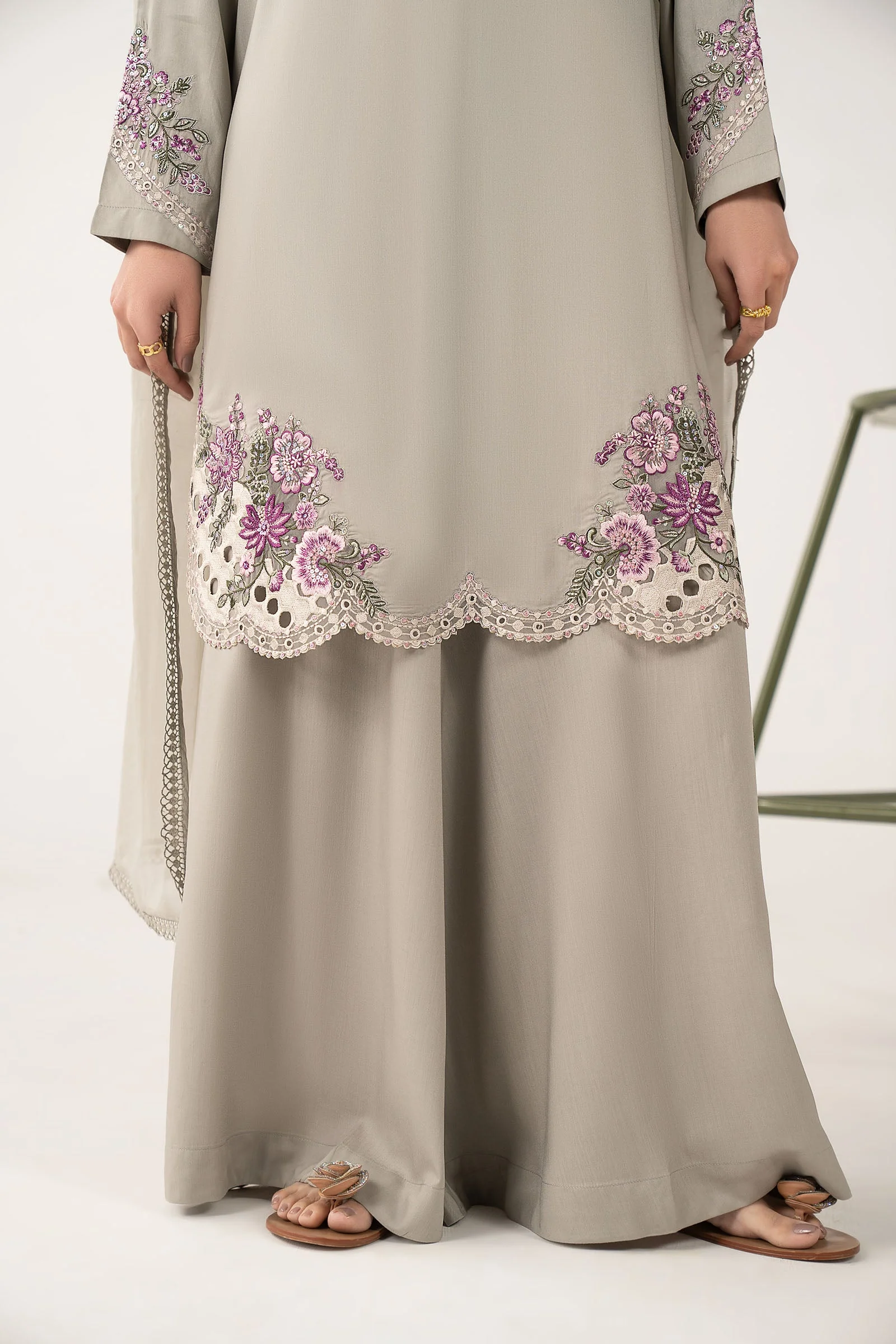 2 Pc Embroidered Arabic Lawn Suit - Image 5