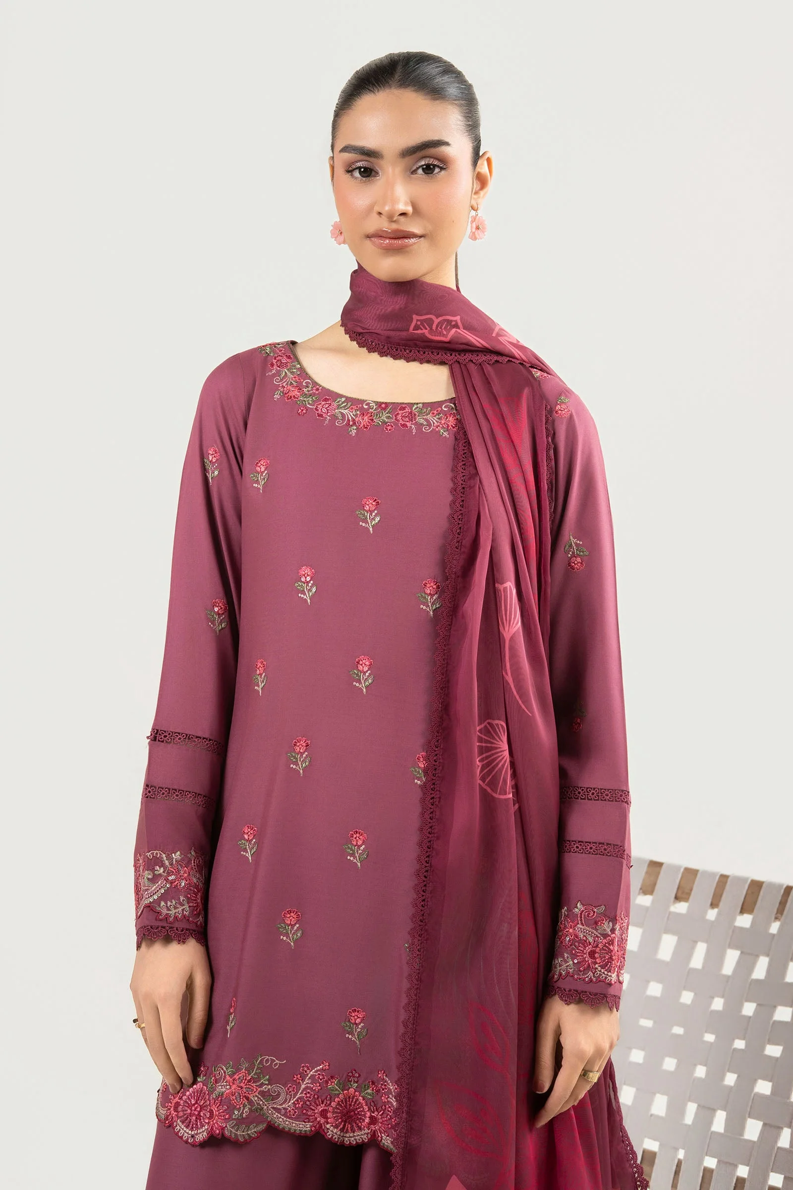 3 Pc Embroidered Arabic Lawn Suit