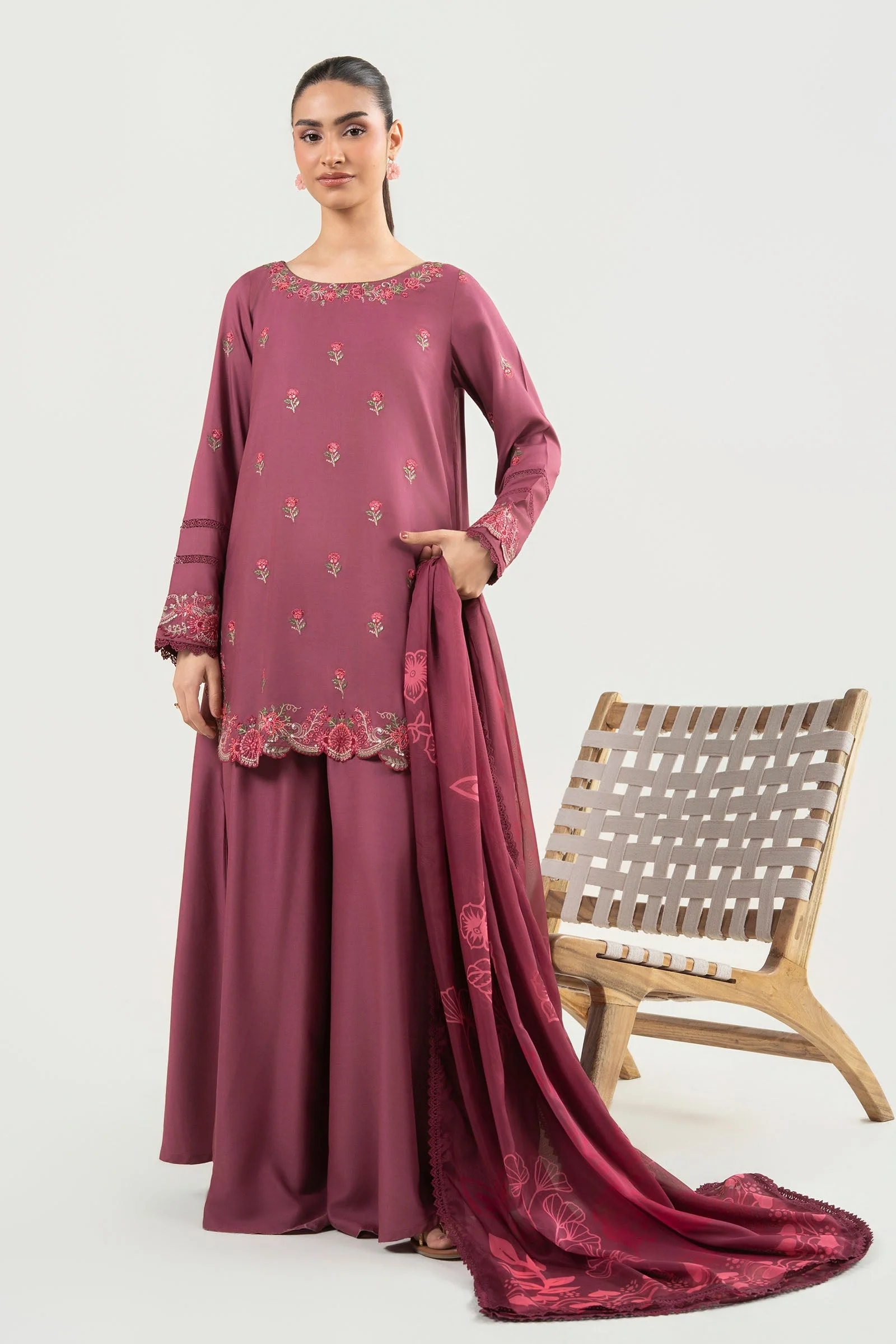 3 Pc Embroidered Arabic Lawn Suit - Image 2