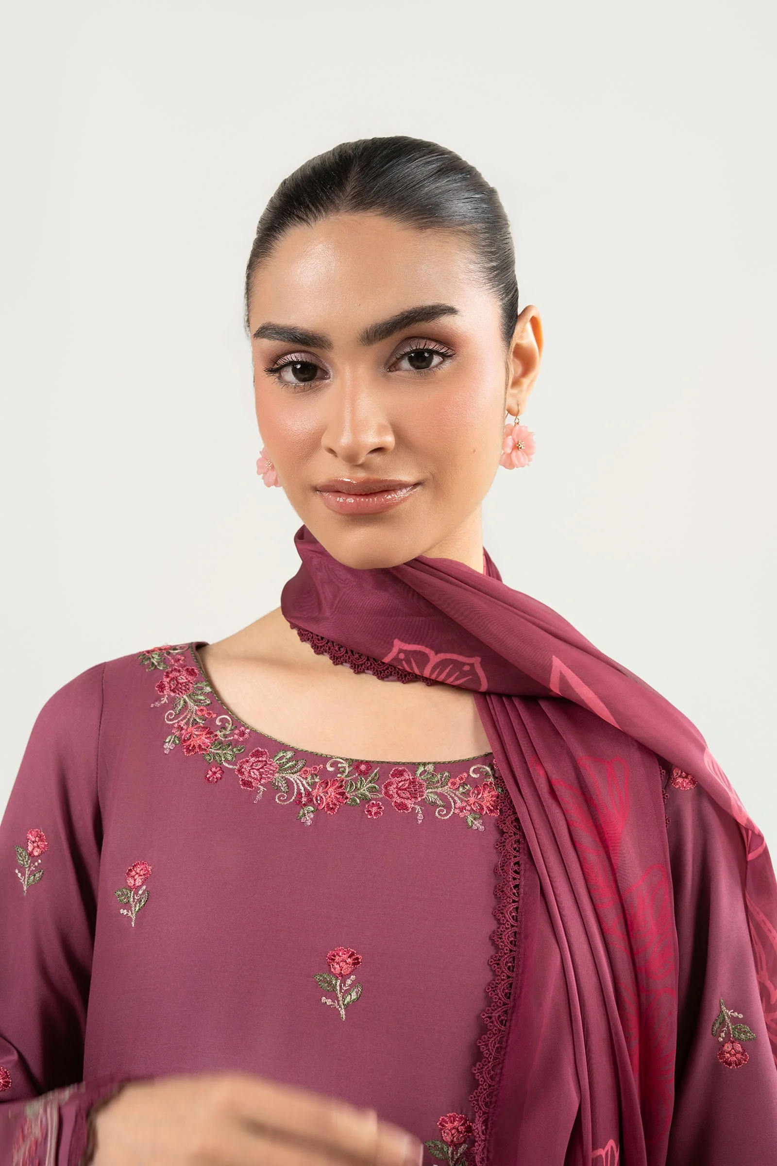 3 Pc Embroidered Arabic Lawn Suit - Image 4