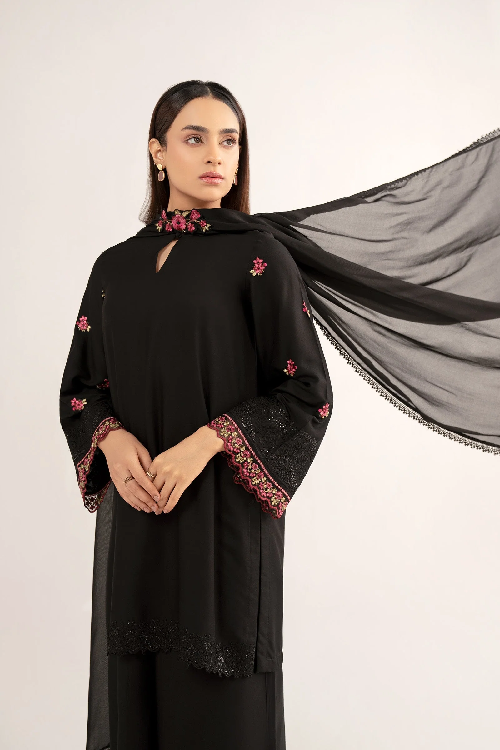3 Pc Embroidered Arabic Lawn Suit - Image 3