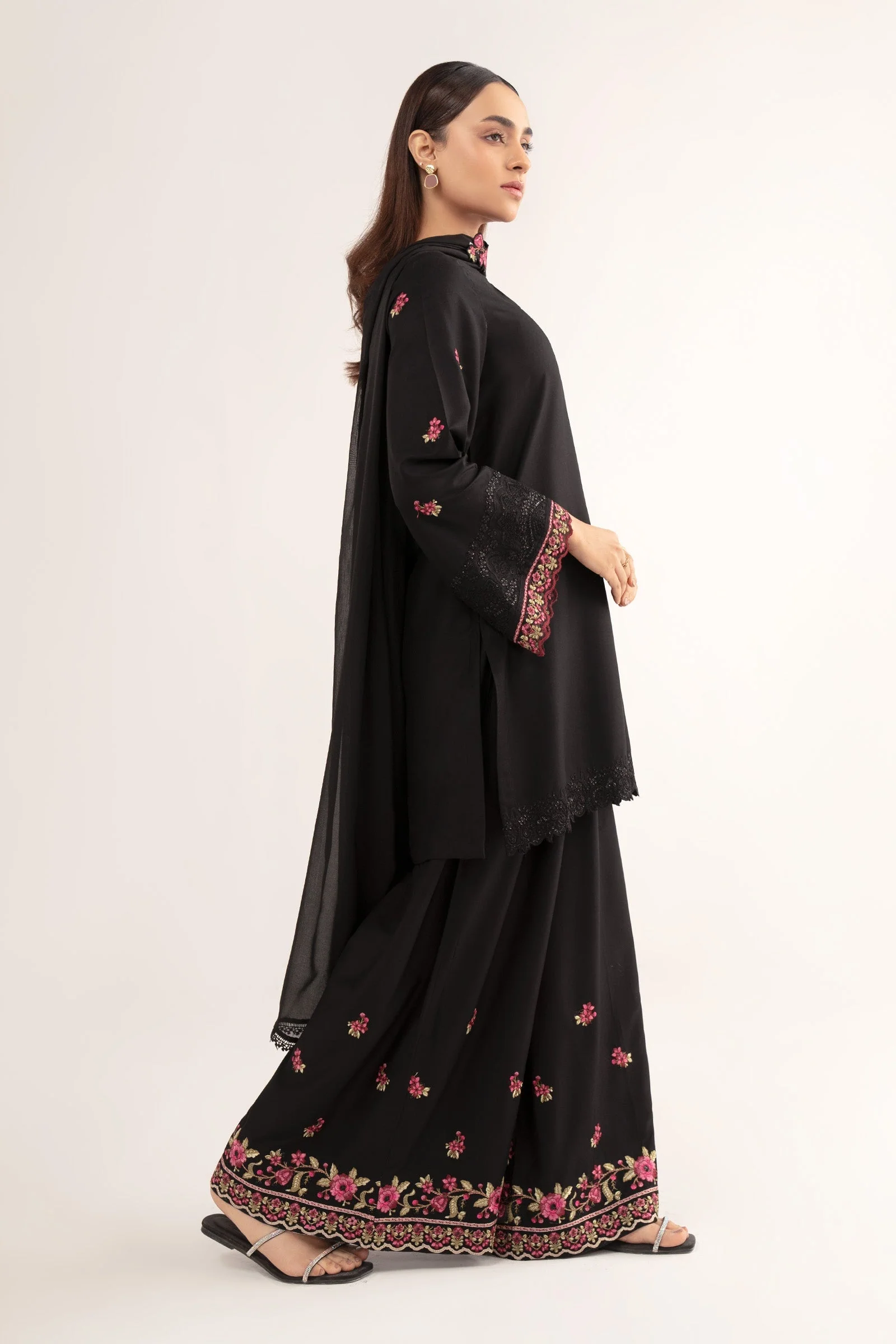 3 Pc Embroidered Arabic Lawn Suit - Image 8