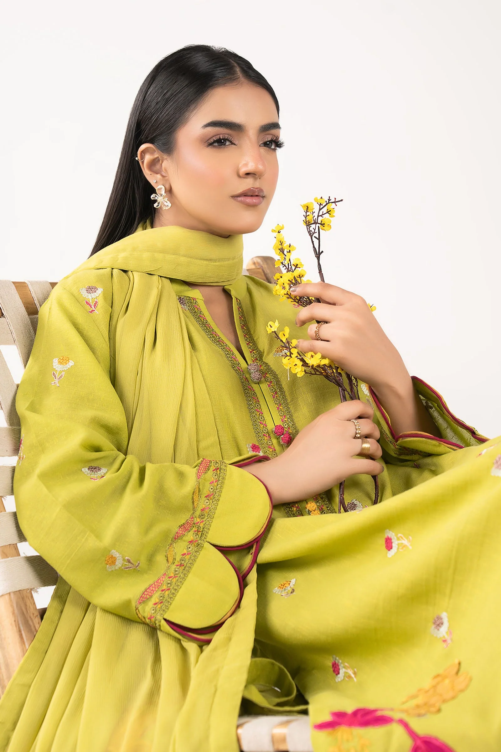 3 Pc Embroidered Lawn Suit