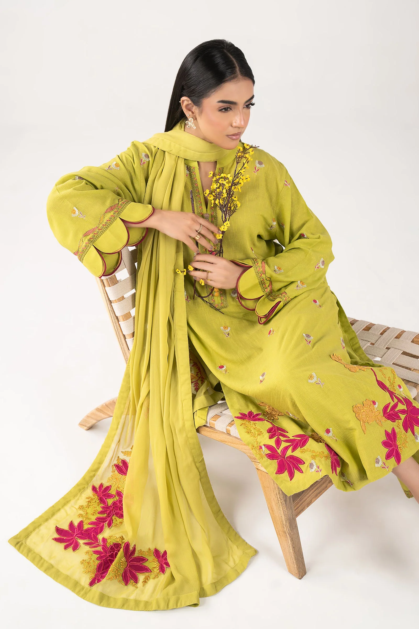 3 Pc Embroidered Lawn Suit - Image 4