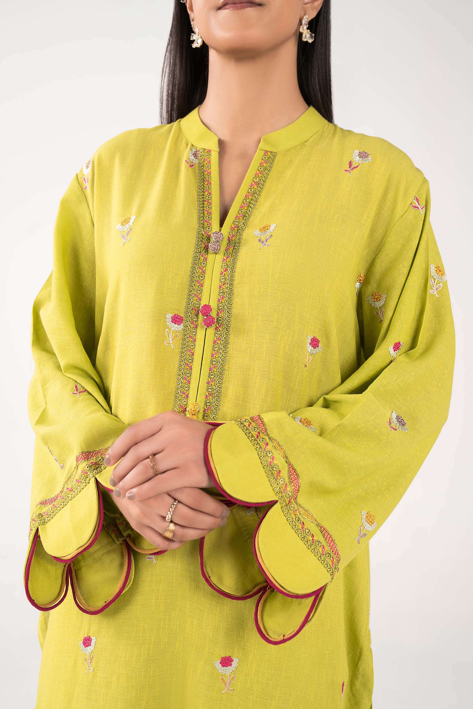 3 Pc Embroidered Lawn Suit - Image 5