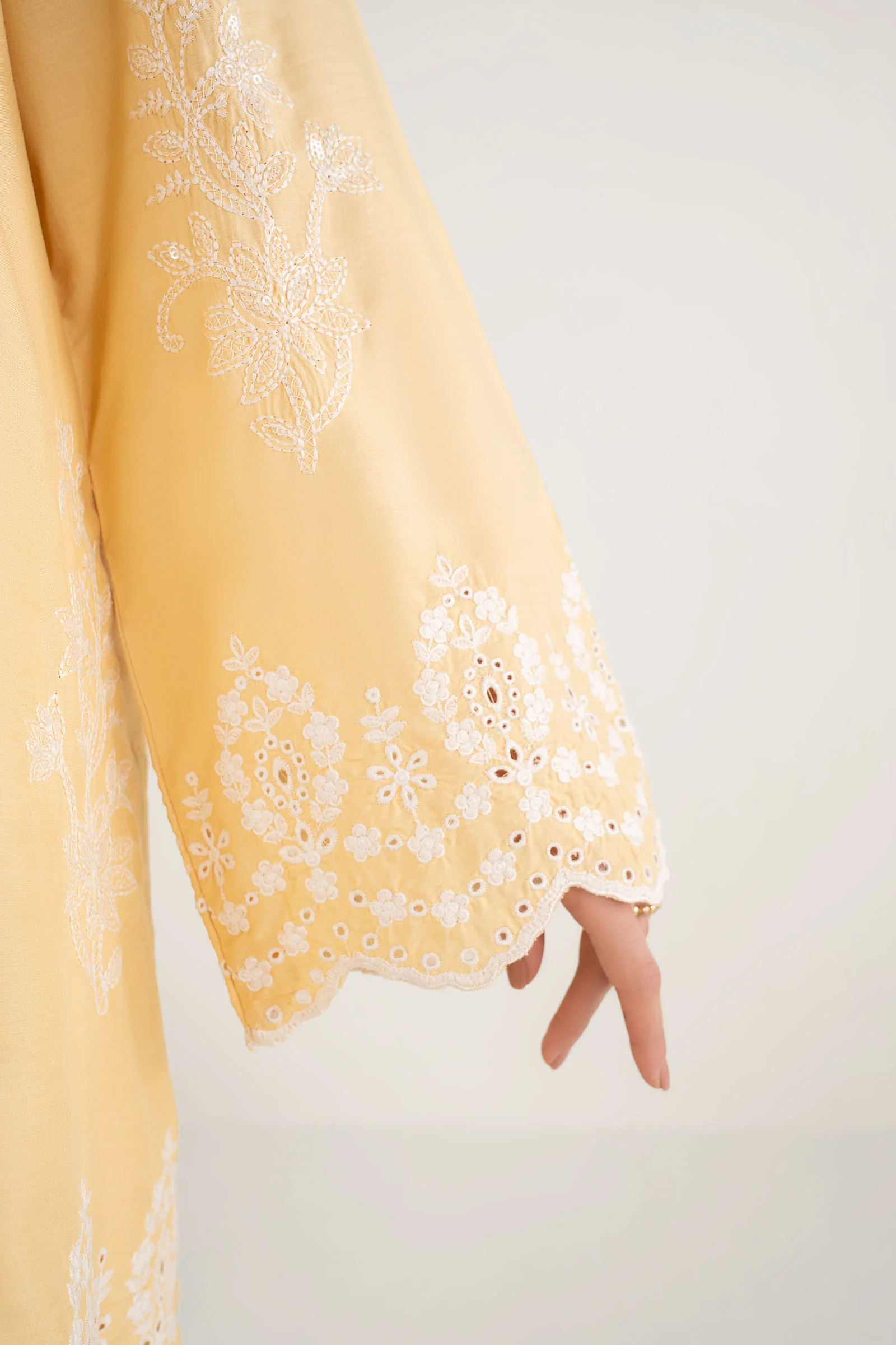2 Pc Embroidered Arabic Lawn Suit - Image 5