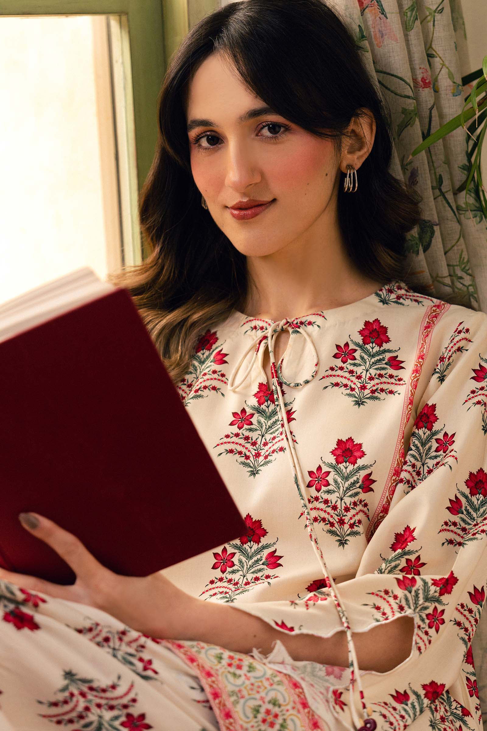 2 Pc Printed Arabic Lawn Suit - Image 2