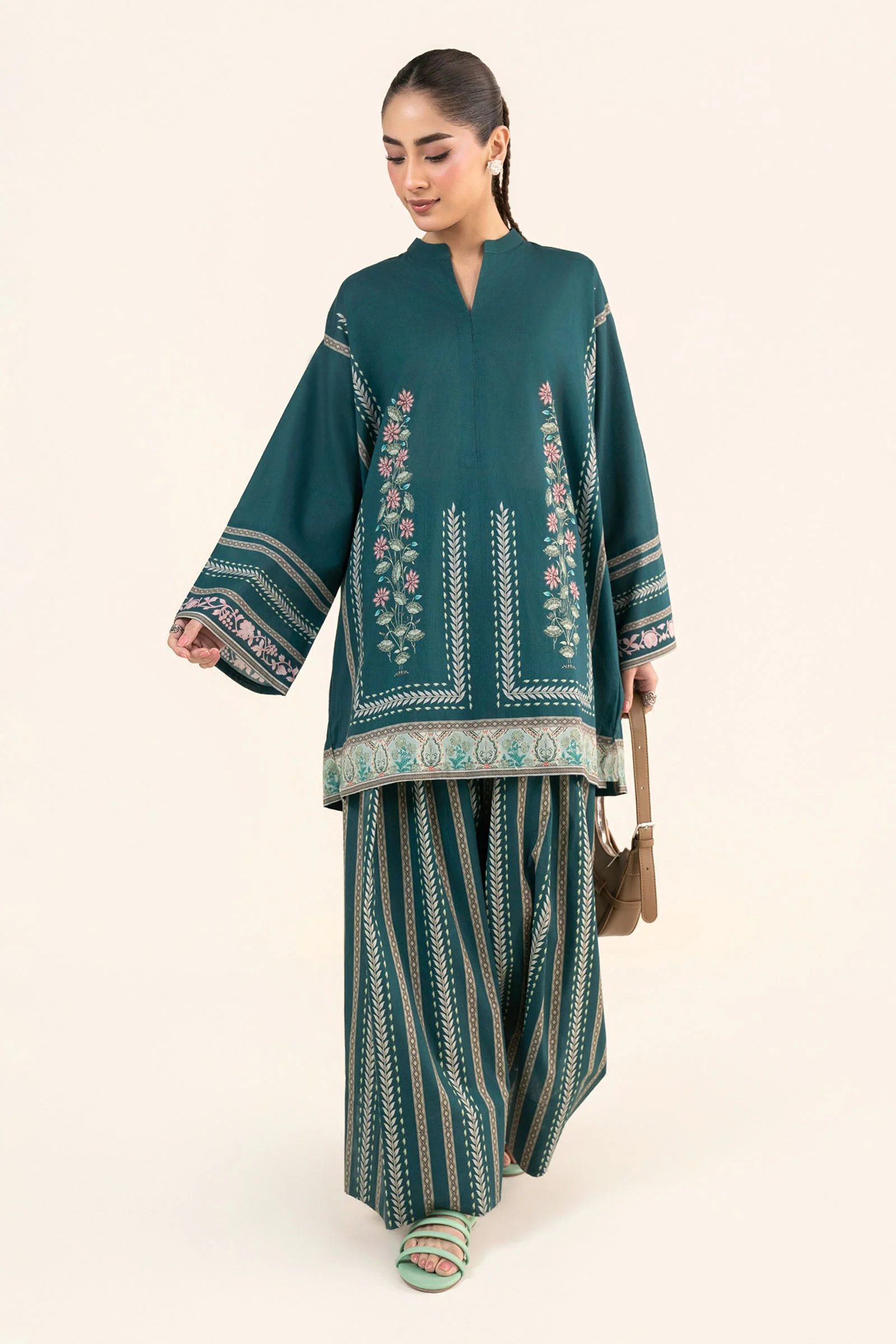 2 Pc Printed Lawn Suit - Image 3