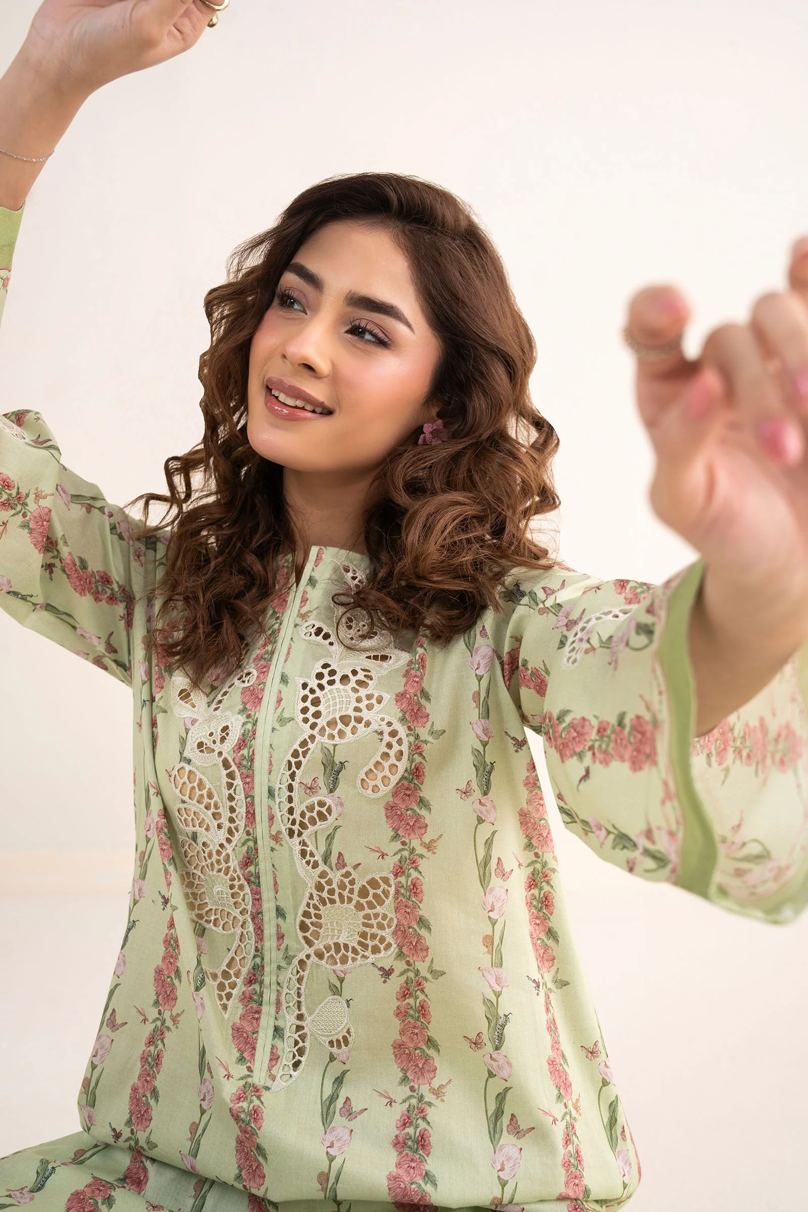 2 Pc Embroidered Lawn Suit - Image 4