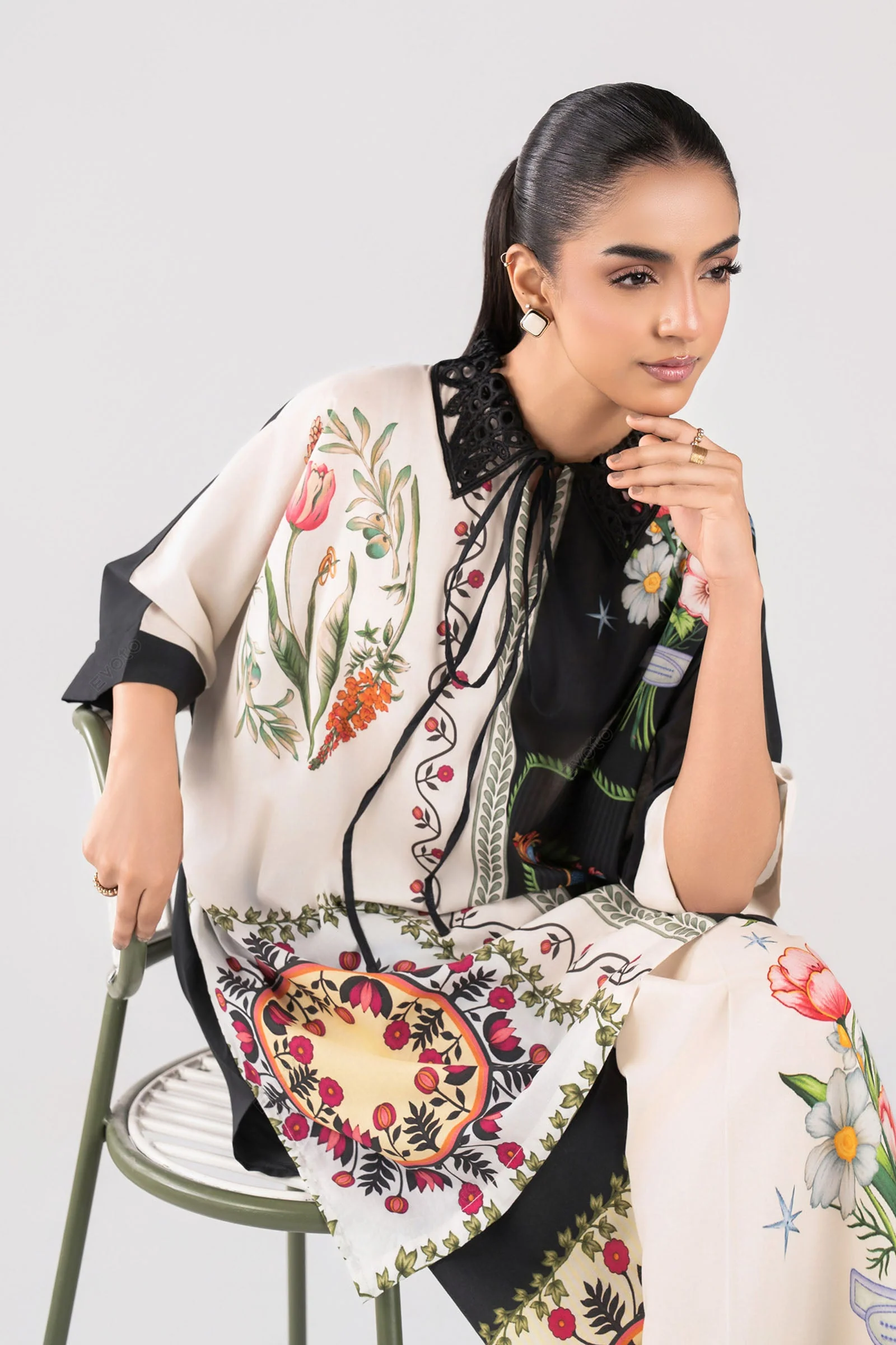 2 Pc Embroidered Lawn Suit - Image 4