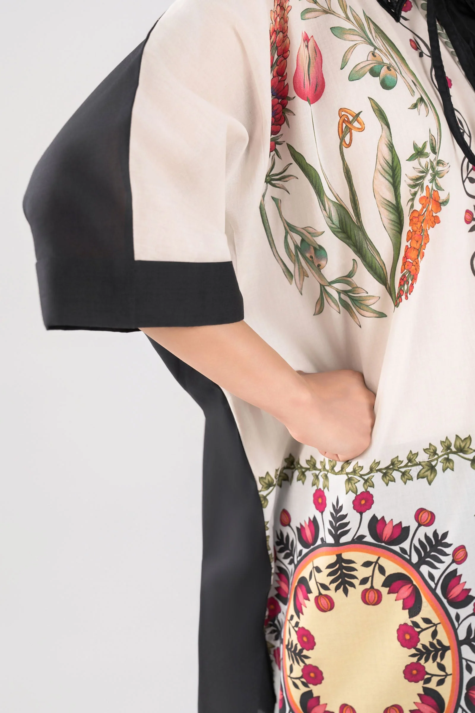 2 Pc Embroidered Lawn Suit - Image 6