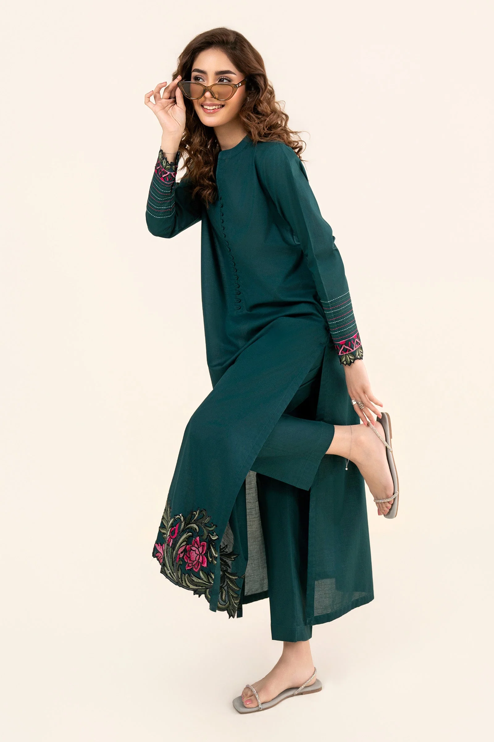 2 Pc Embroidered Slub Lawn Suit - Image 3