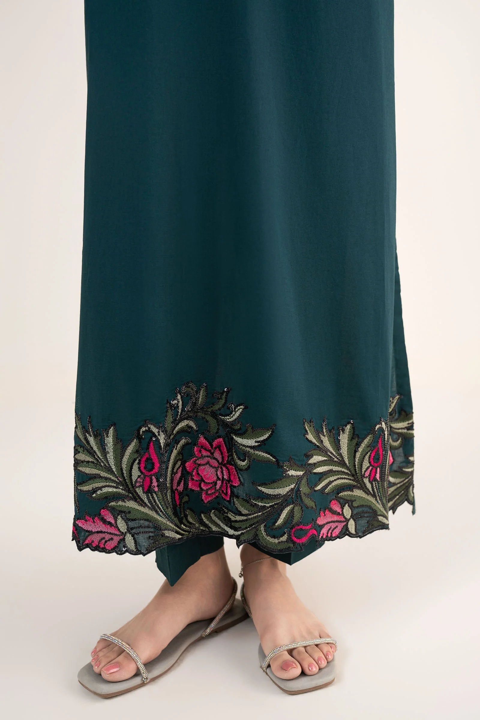 2 Pc Embroidered Slub Lawn Suit - Image 8