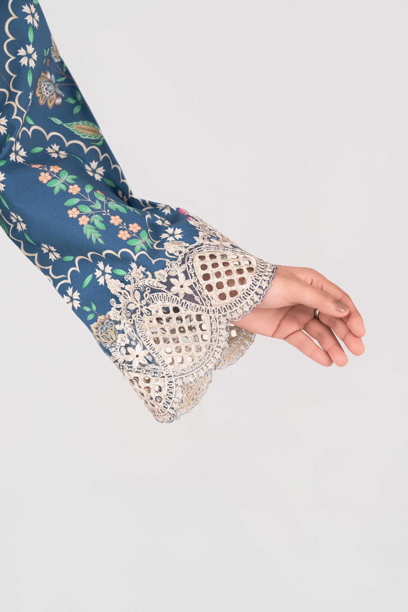 2 Pc Embroidered Lawn Suit - Image 10