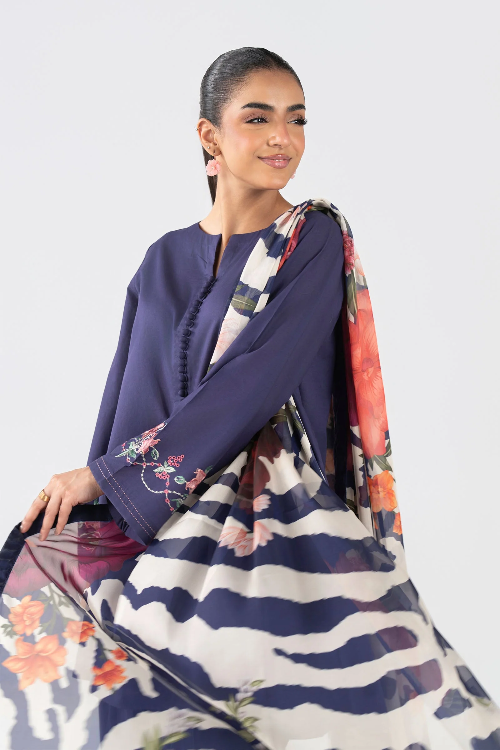 2 Pc Embroidered Lawn Suit - Image 2