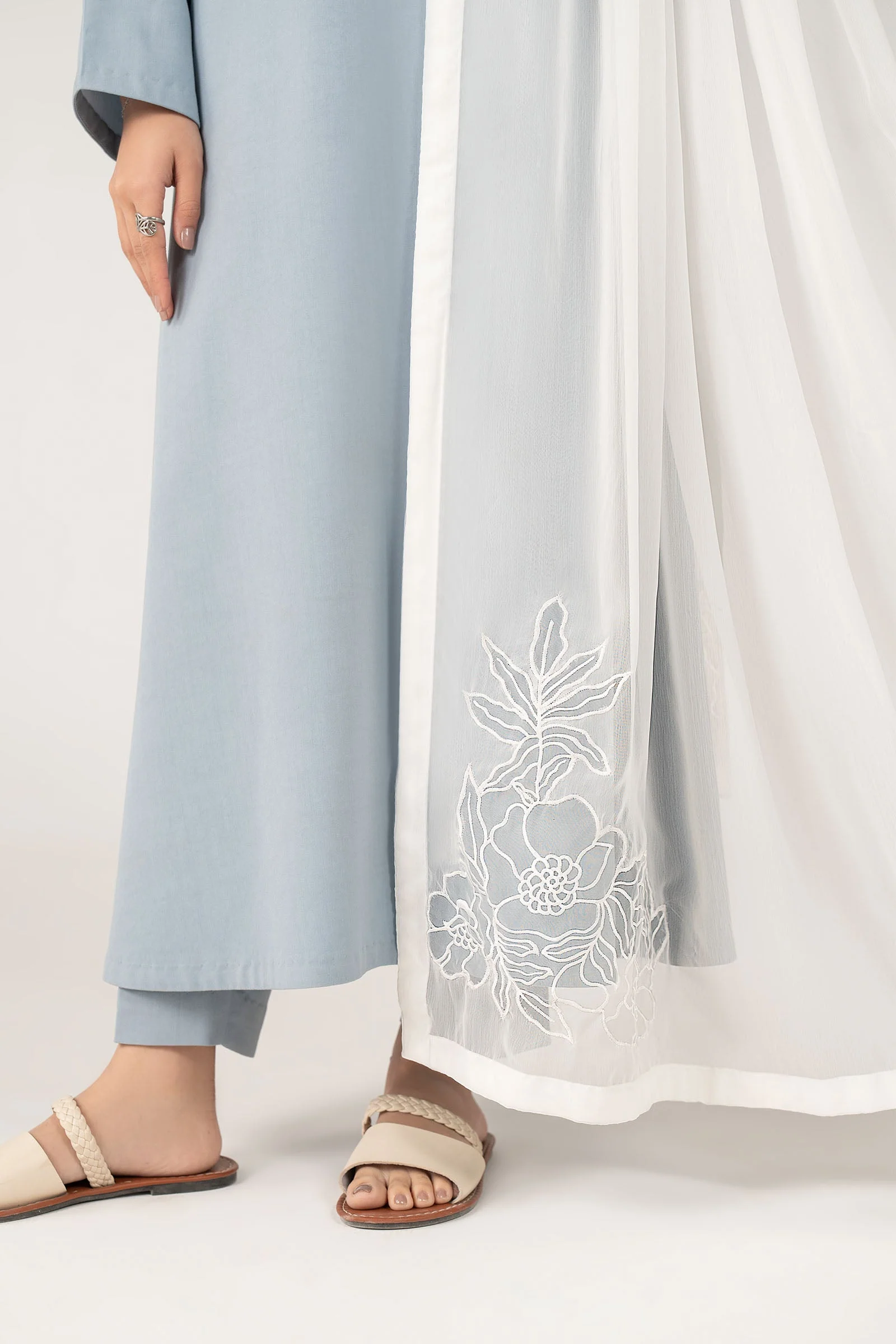 Embroidered Cationic Chiffon Dupatta - Image 4