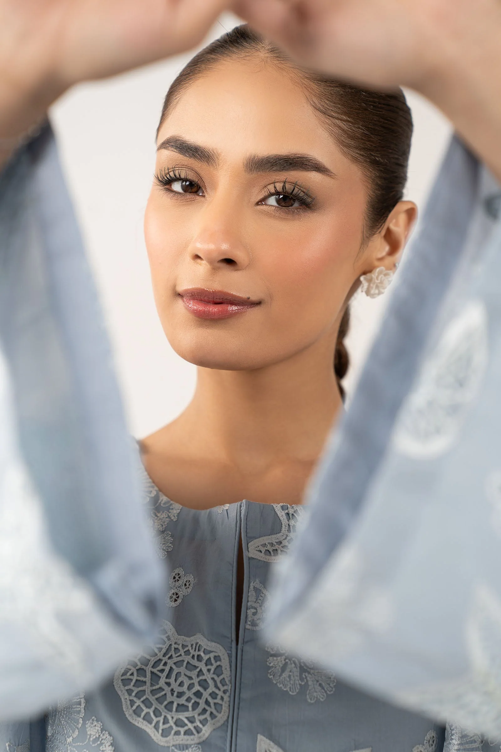 2 Pc Embroidered Lawn Suit - Image 3
