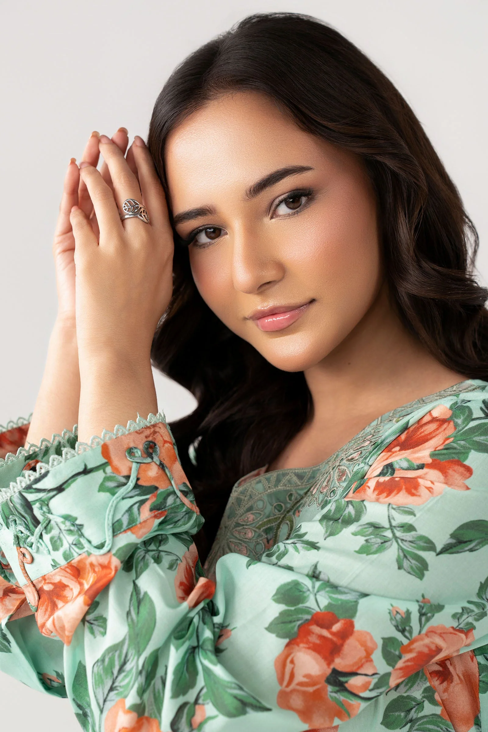 Embroidered Lawn Shirt - Image 4