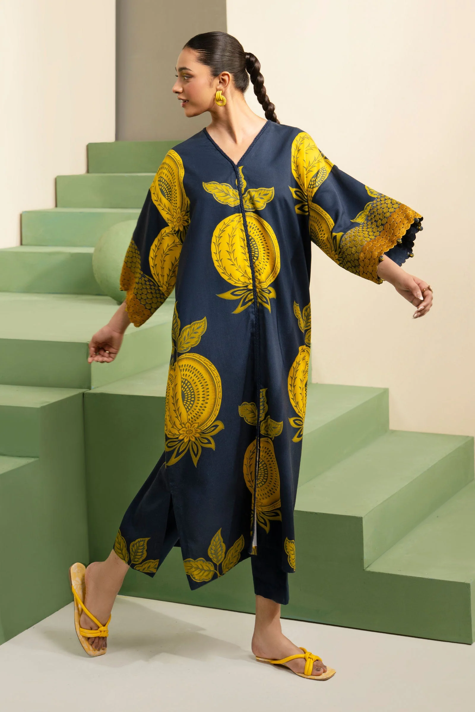 Embroidered Arabic Lawn Kaftan - Image 3