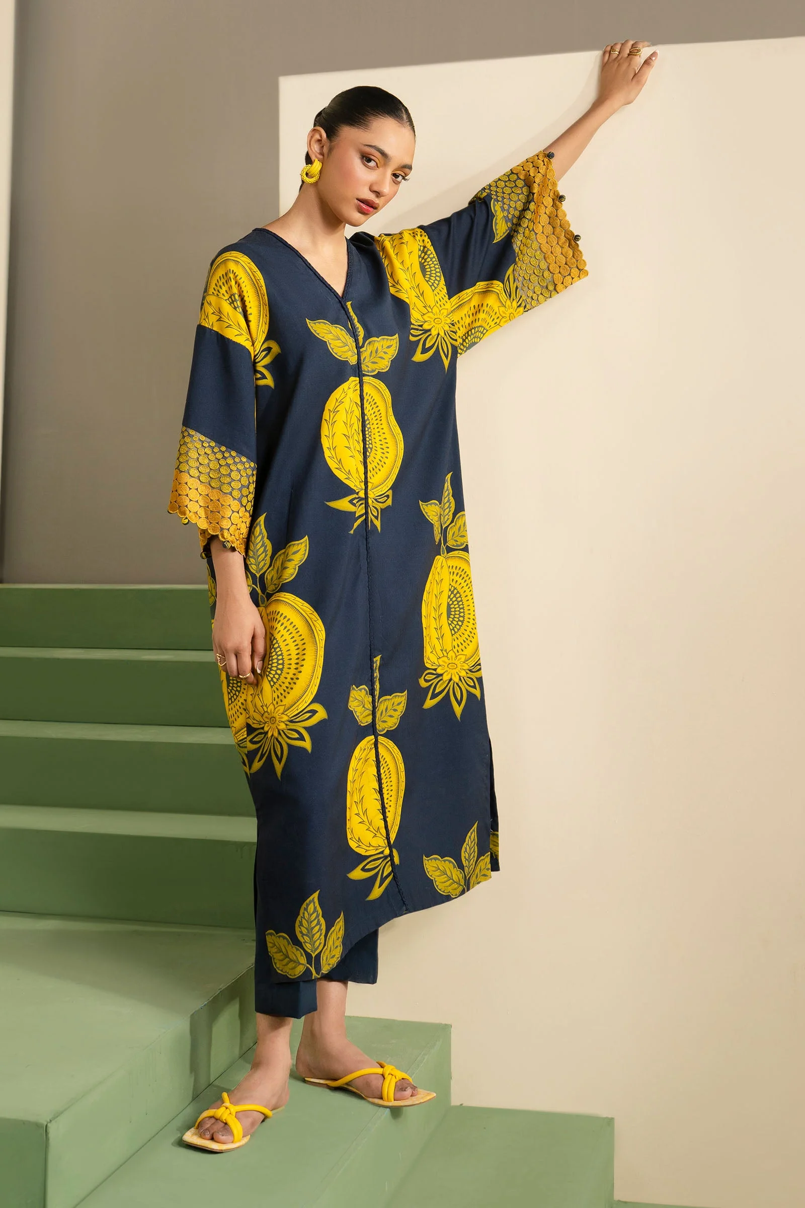 Embroidered Arabic Lawn Kaftan - Image 4