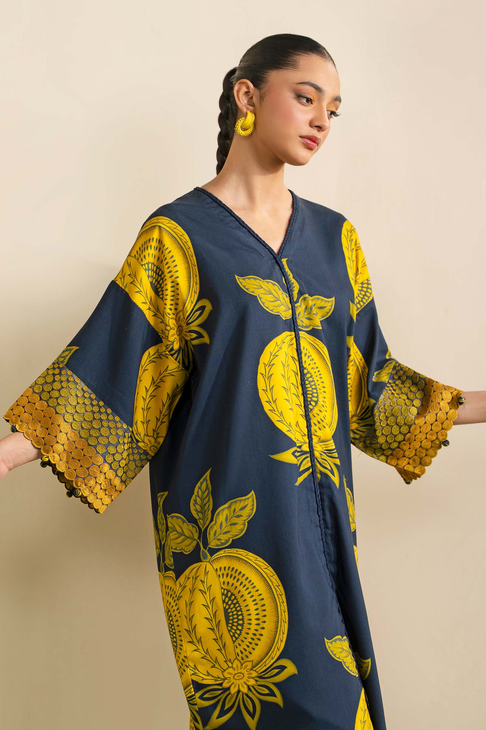 Embroidered Arabic Lawn Kaftan - Image 5