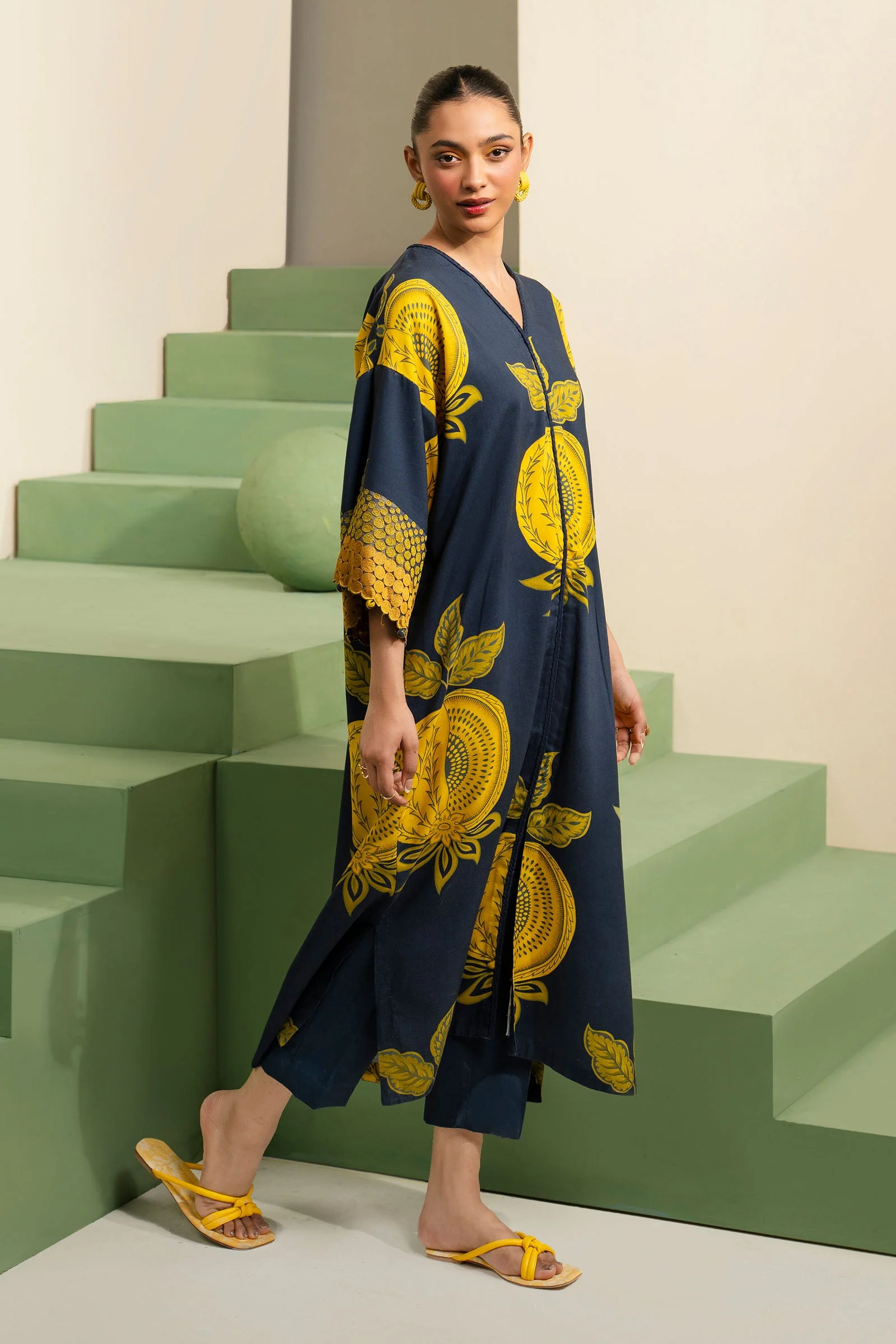 Embroidered Arabic Lawn Kaftan - Image 6