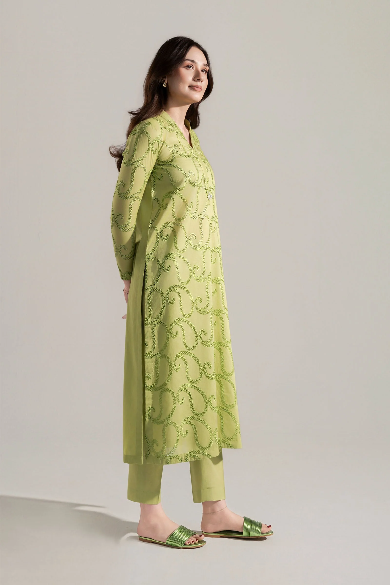 2 Pc Embroidered Lawn Suit - Image 4