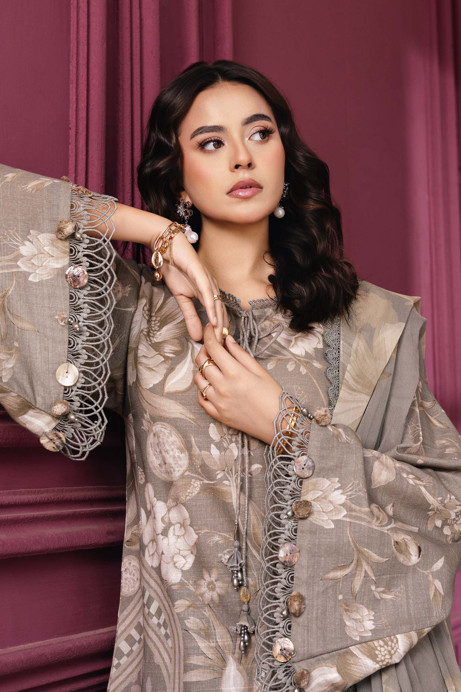 3 Pc Unstitched Printed Slub Khaddar Suit - Image 2