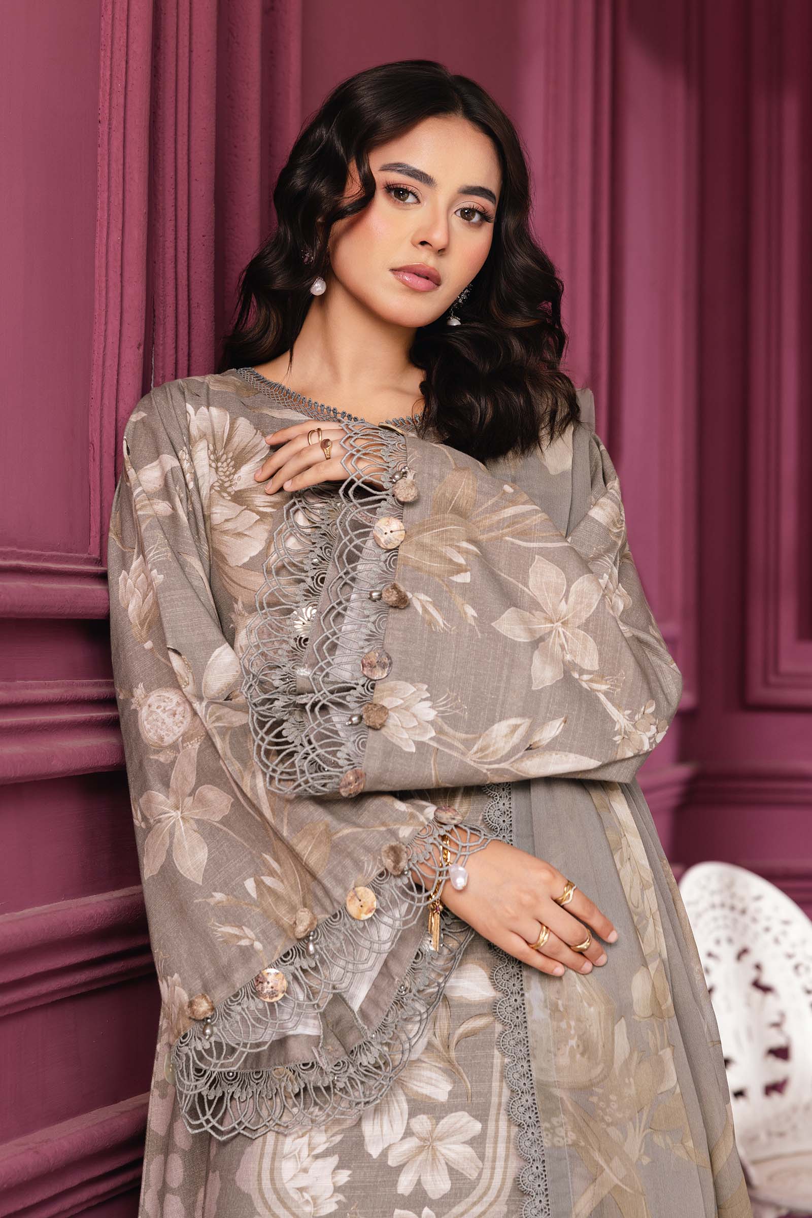 3 Pc Unstitched Printed Slub Khaddar Suit - Image 3