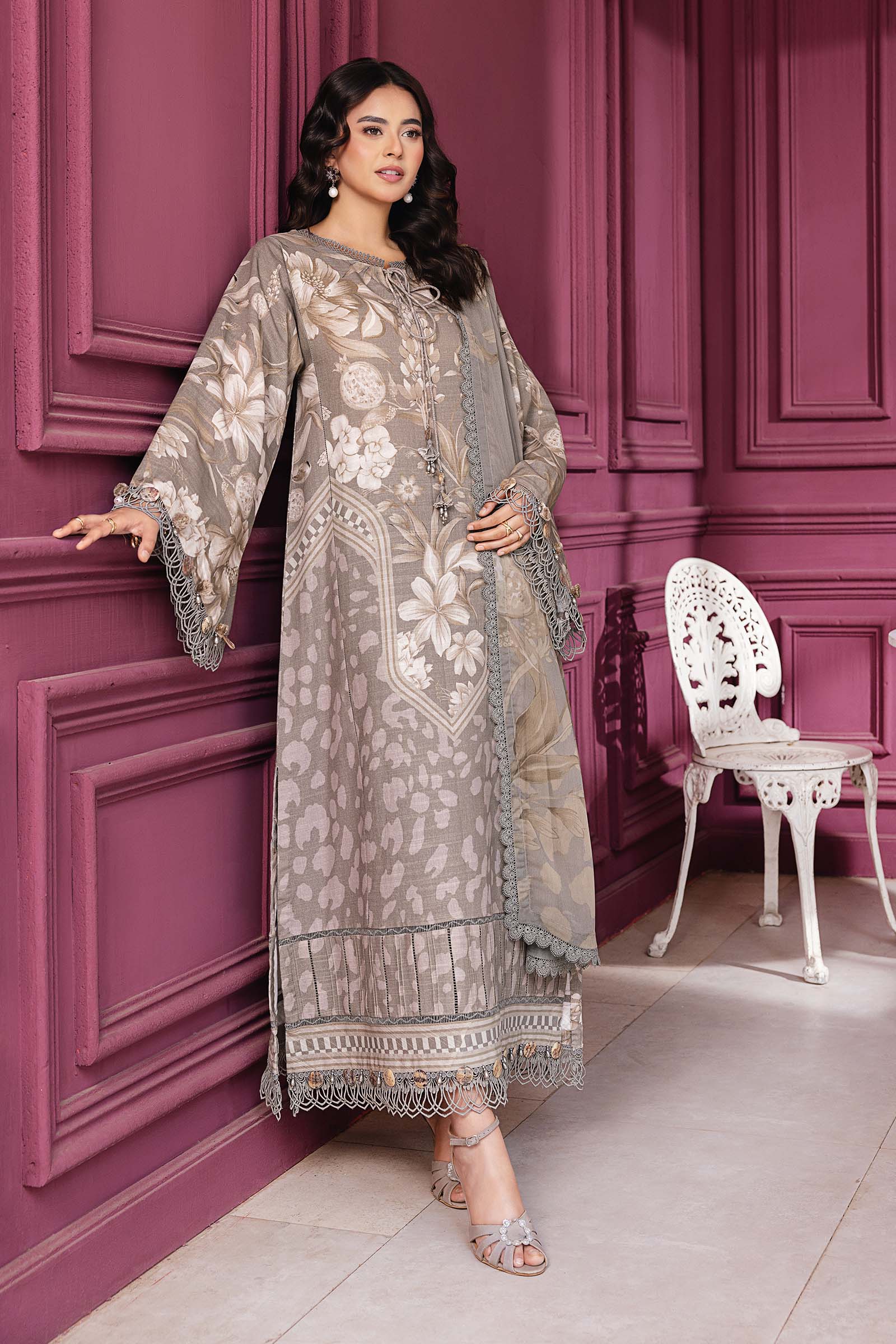 3 Pc Unstitched Printed Slub Khaddar Suit - Image 4