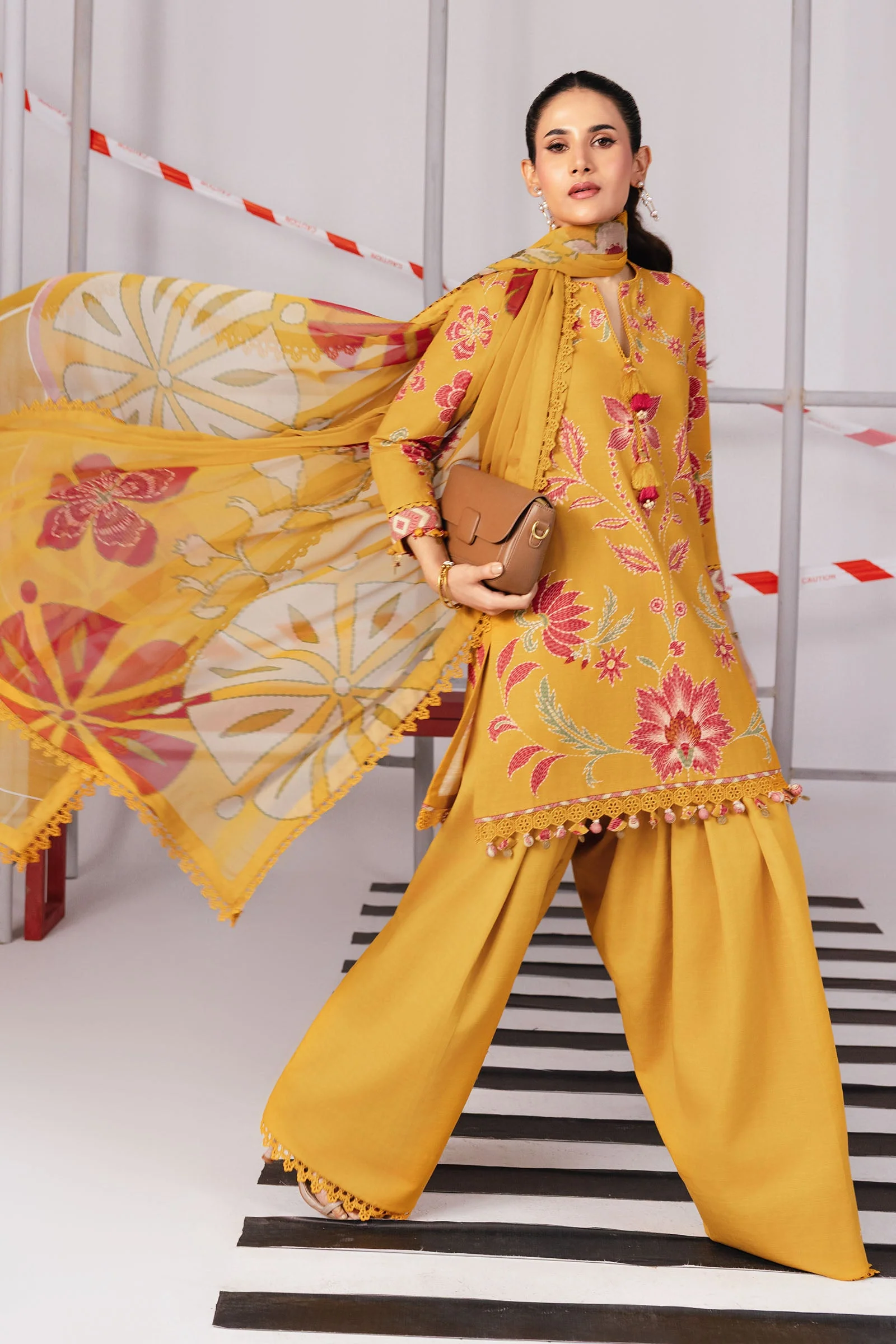 3 Pc Unstitched Printed Slub Khaddar Suit - Image 3