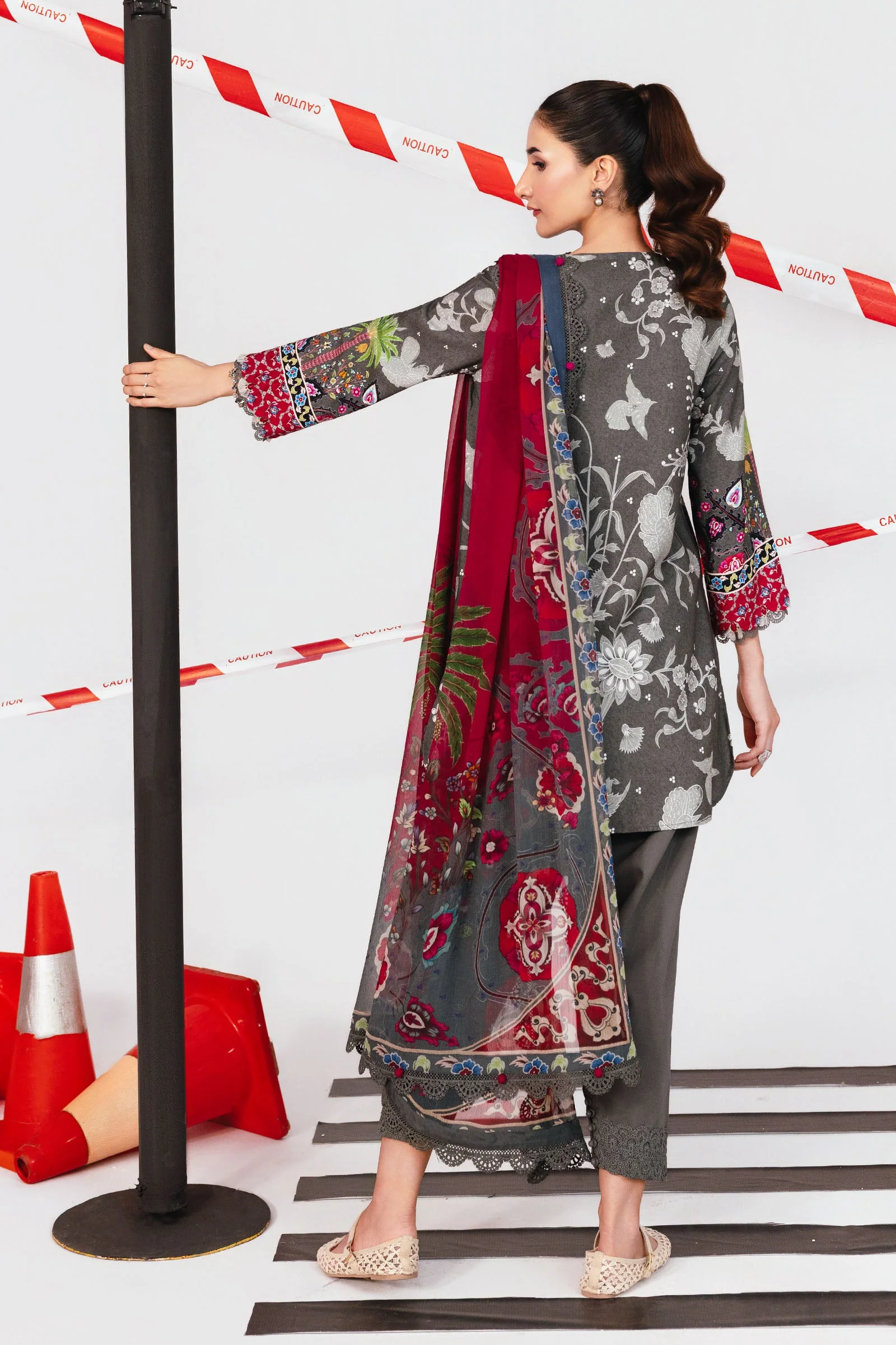 3 Pc Unstitched Printed Marina Twill Suit - Image 6