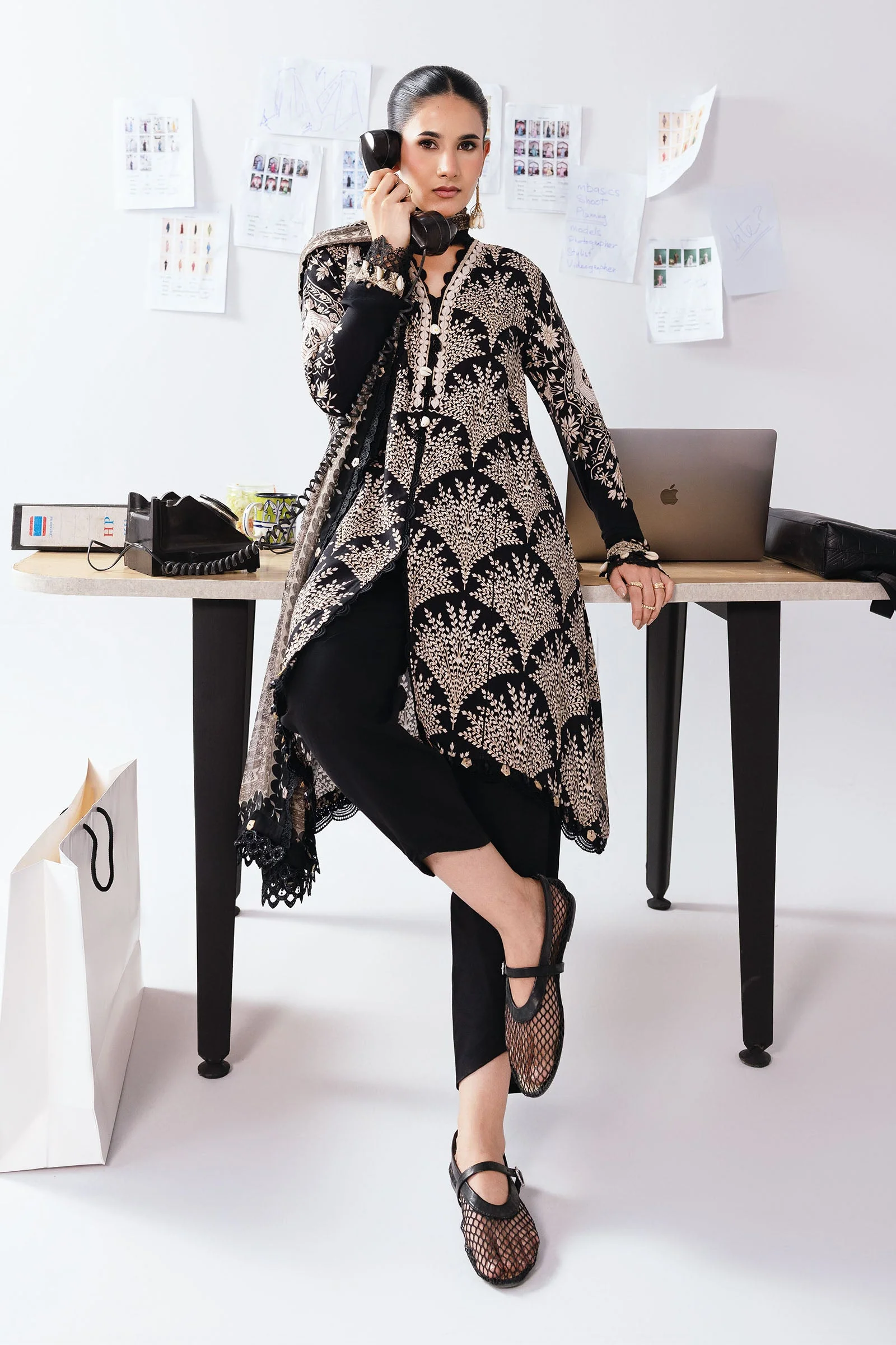 3 Pc Unstitched Printed Linen Suit - Image 5