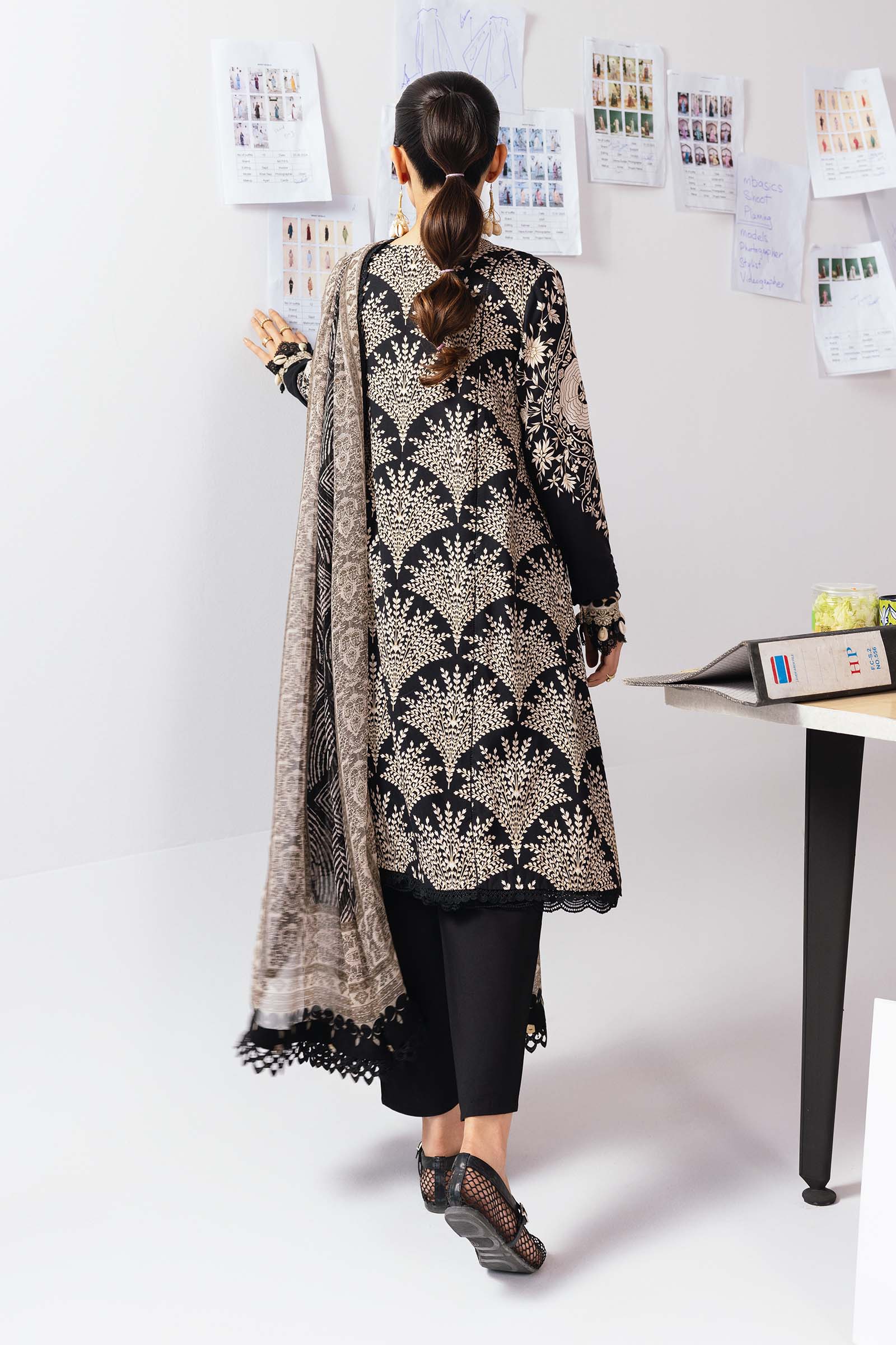 3 Pc Unstitched Printed Linen Suit - Image 6
