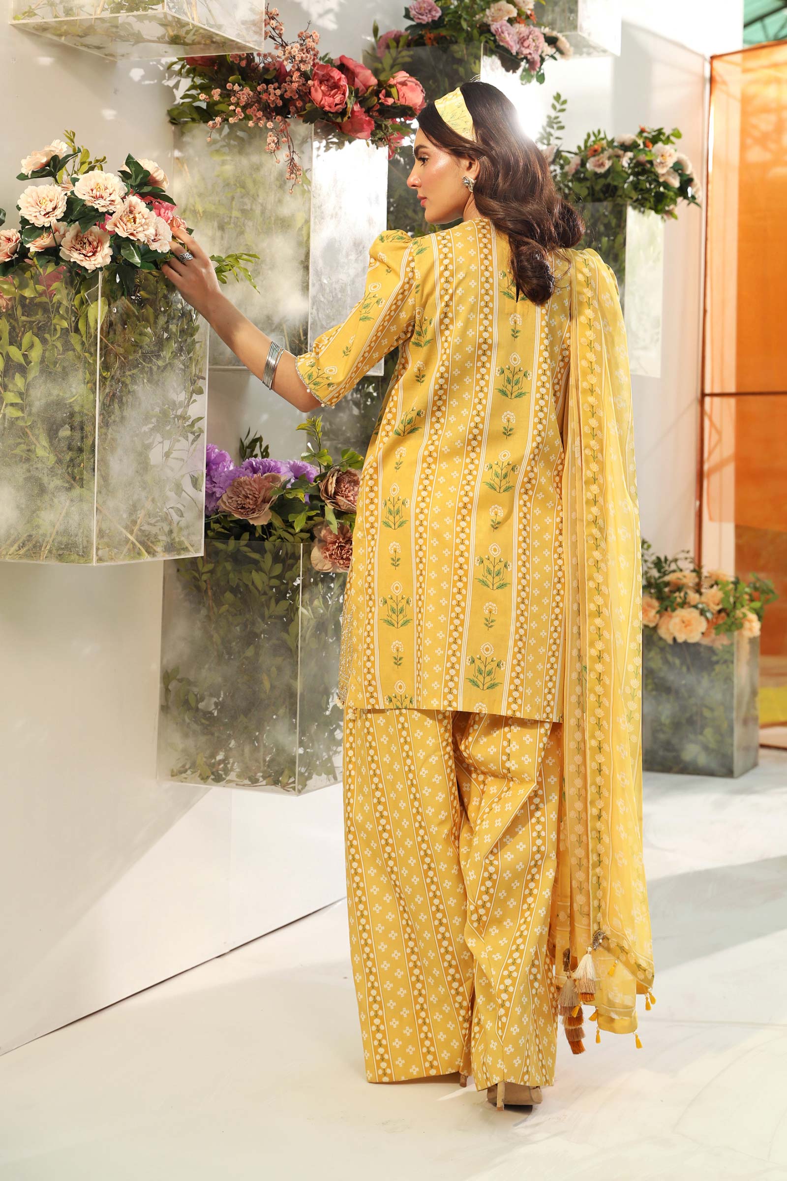 3 Pc Unstitched Embroidered Lawn Suit | MB-CUS25-711A - Image 5
