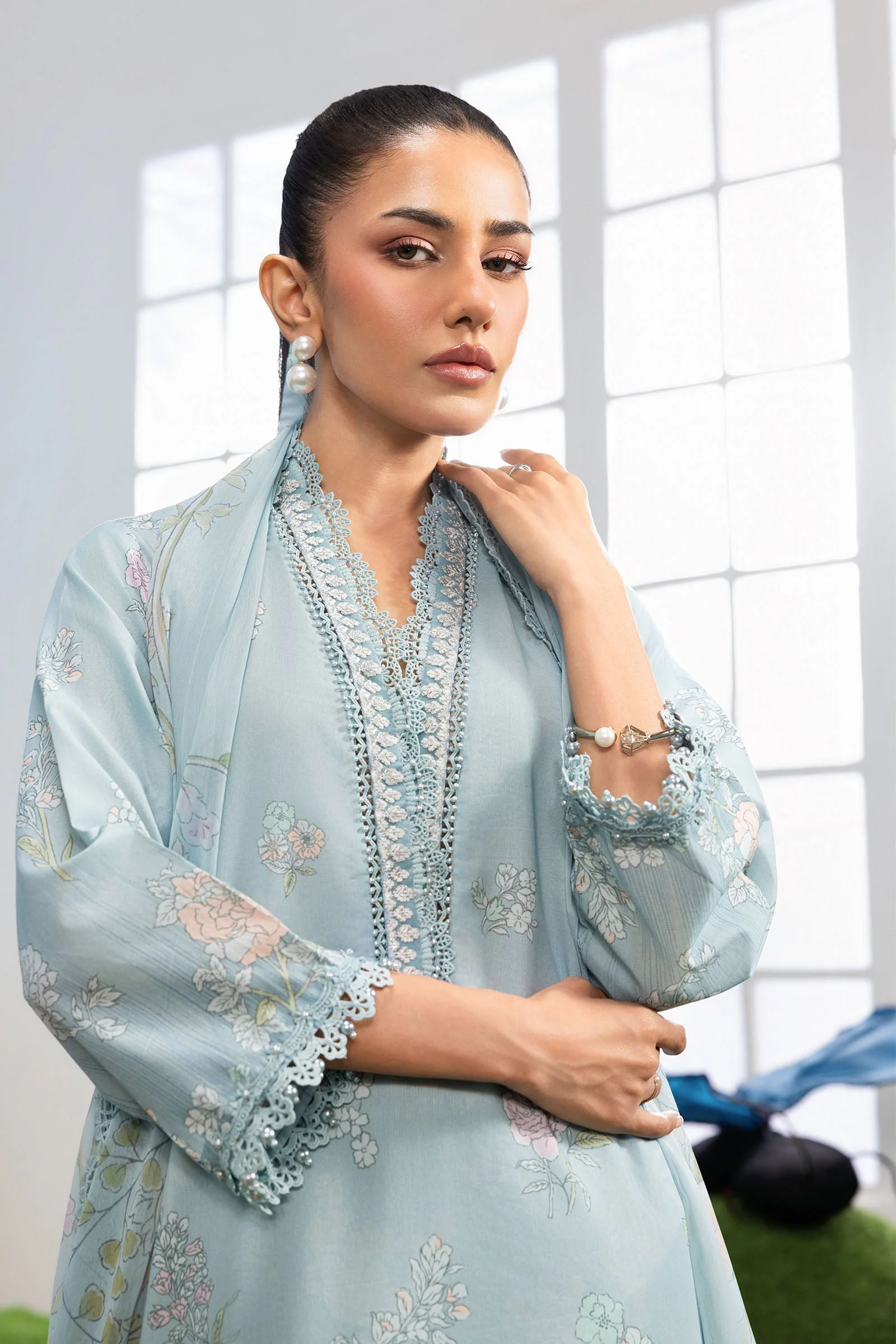 3 Pc Unstitched Embroidered Lawn Suit - Image 3