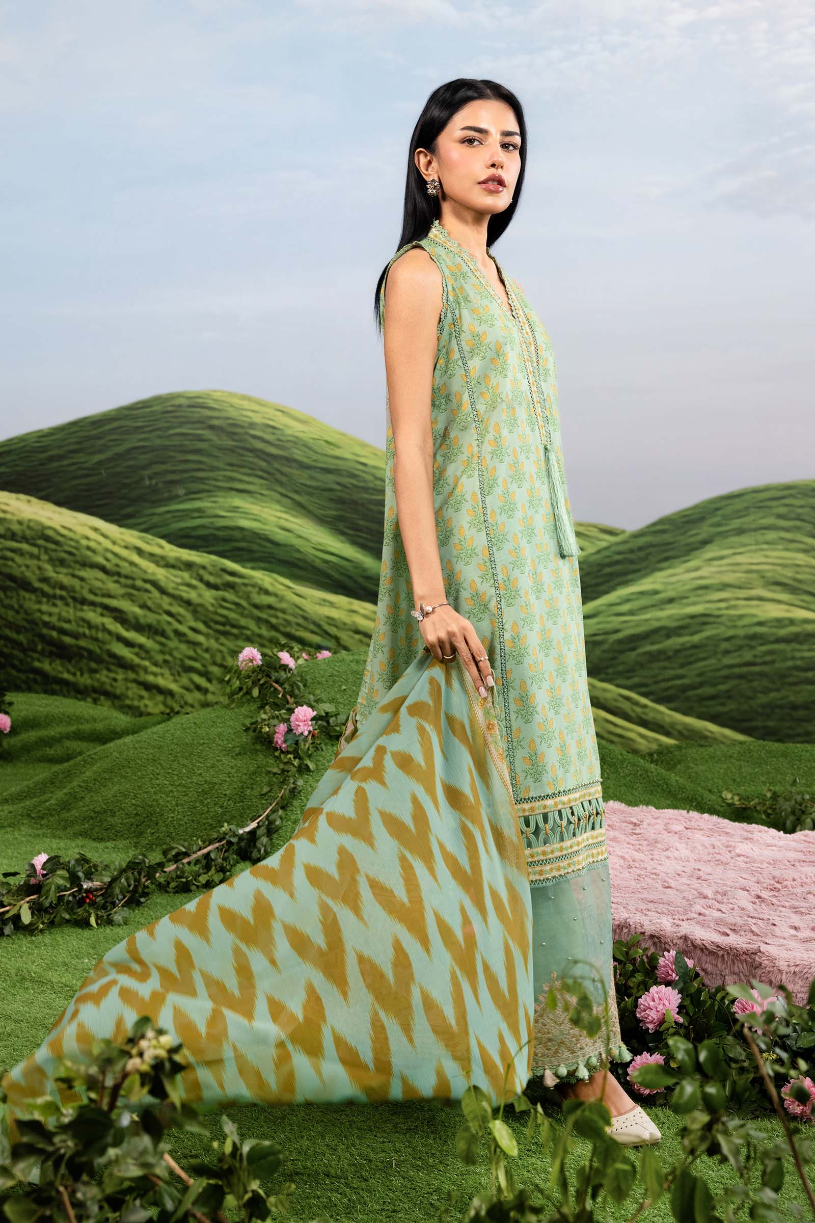 3 Pc Unstitched Embroidered Lawn Suit - Image 7