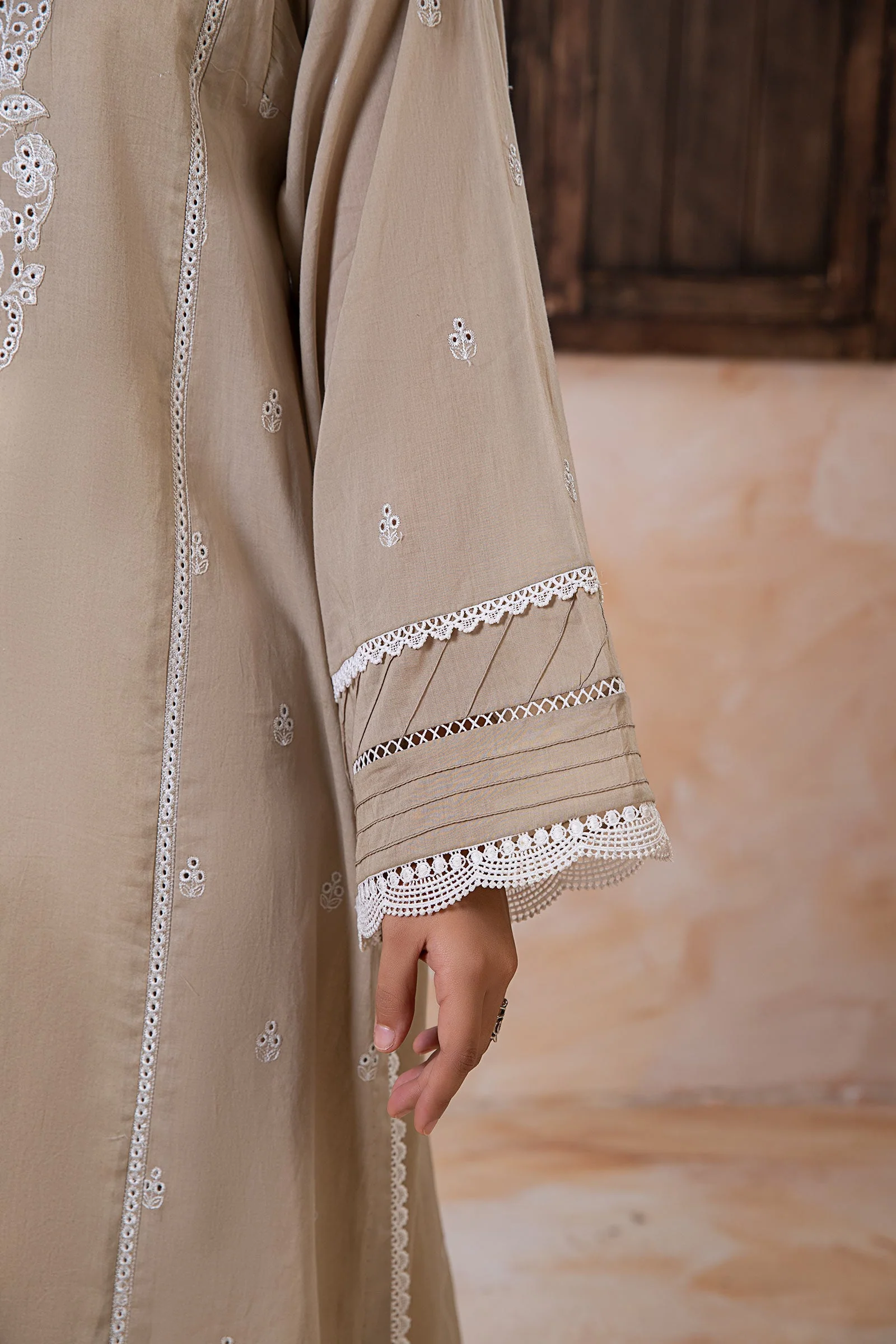 Embroidered Lawn Kurta - Image 10
